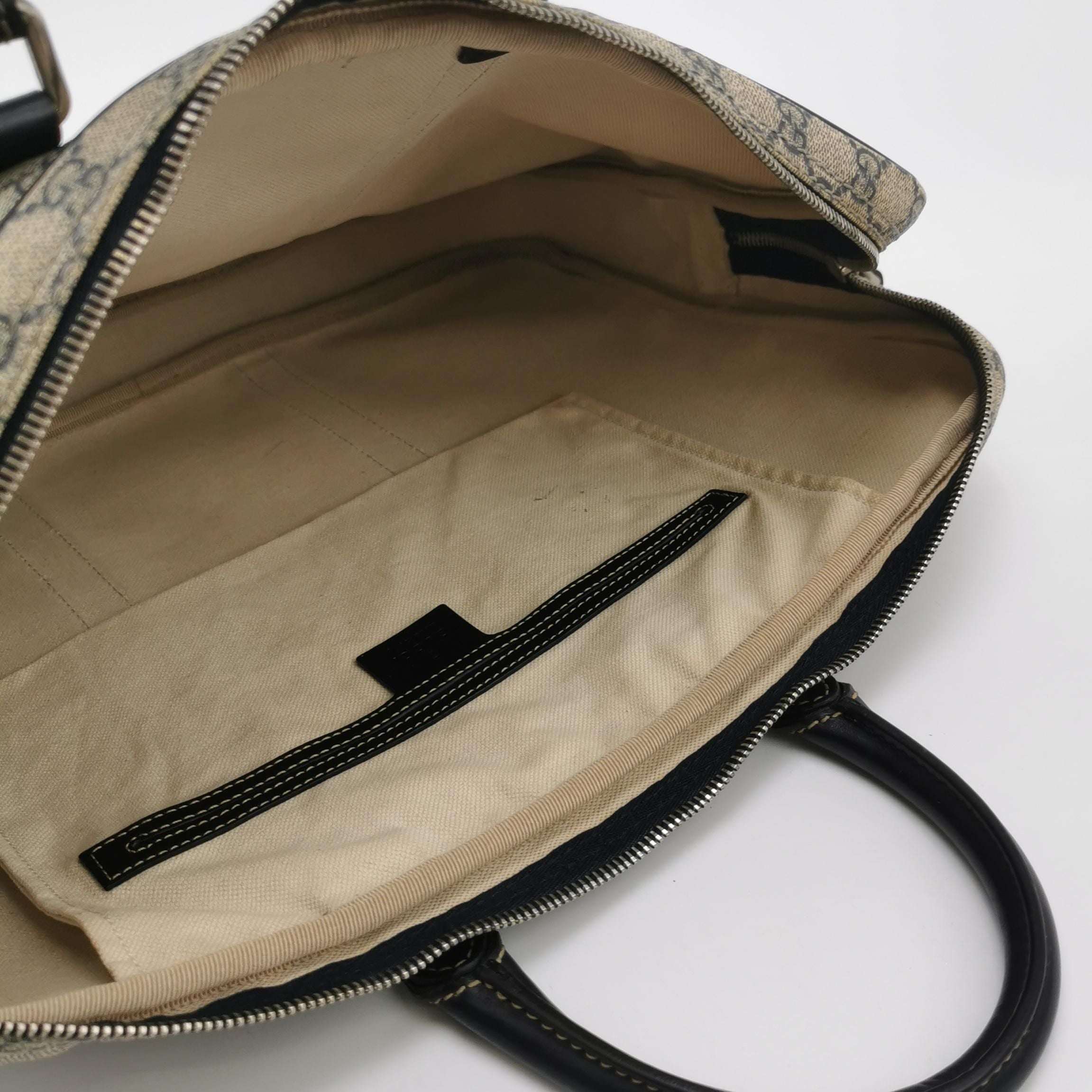 Gucci GG Supreme Canvas Shoulder Bag 250430781172721