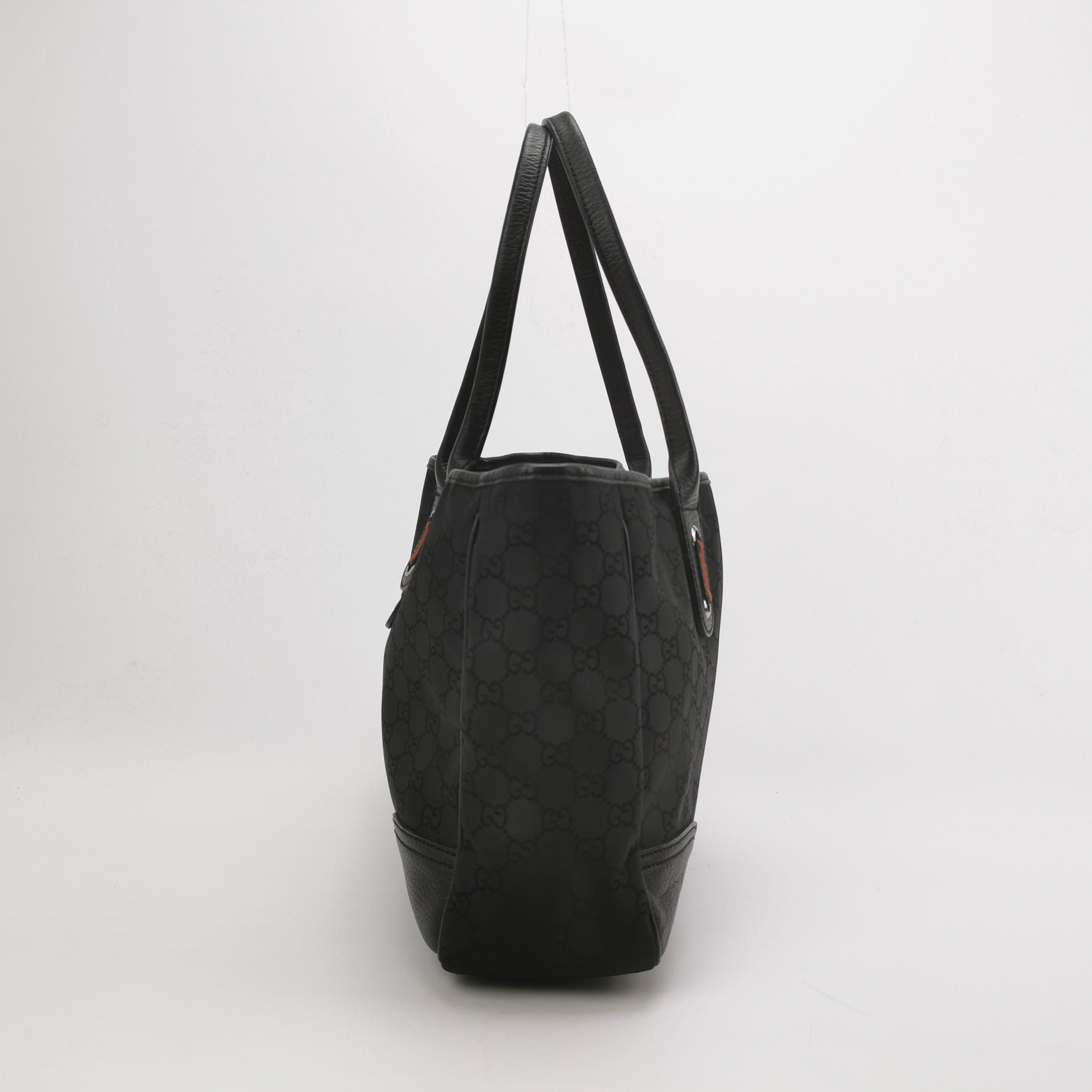 Gucci GG Canvas Shoulder Bag 250425781164904