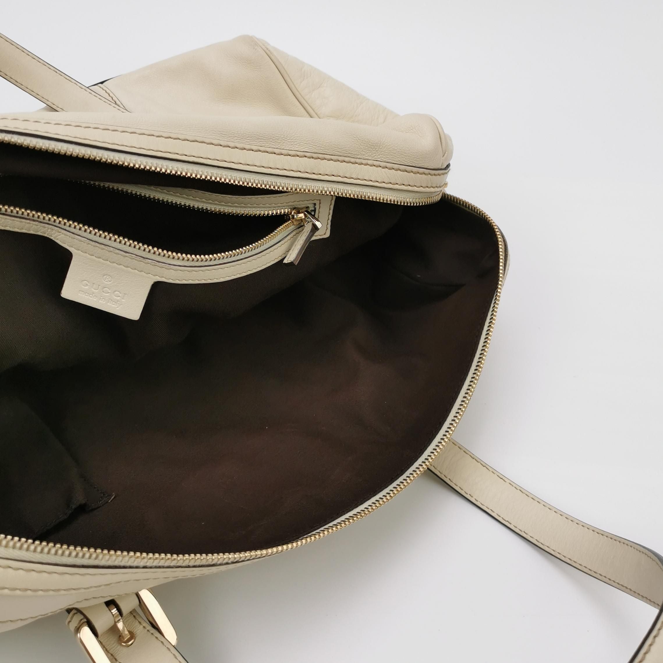 Gucci Britt Leather Solid Metal G Logo Vintage Shoulder Bag 250422781159912