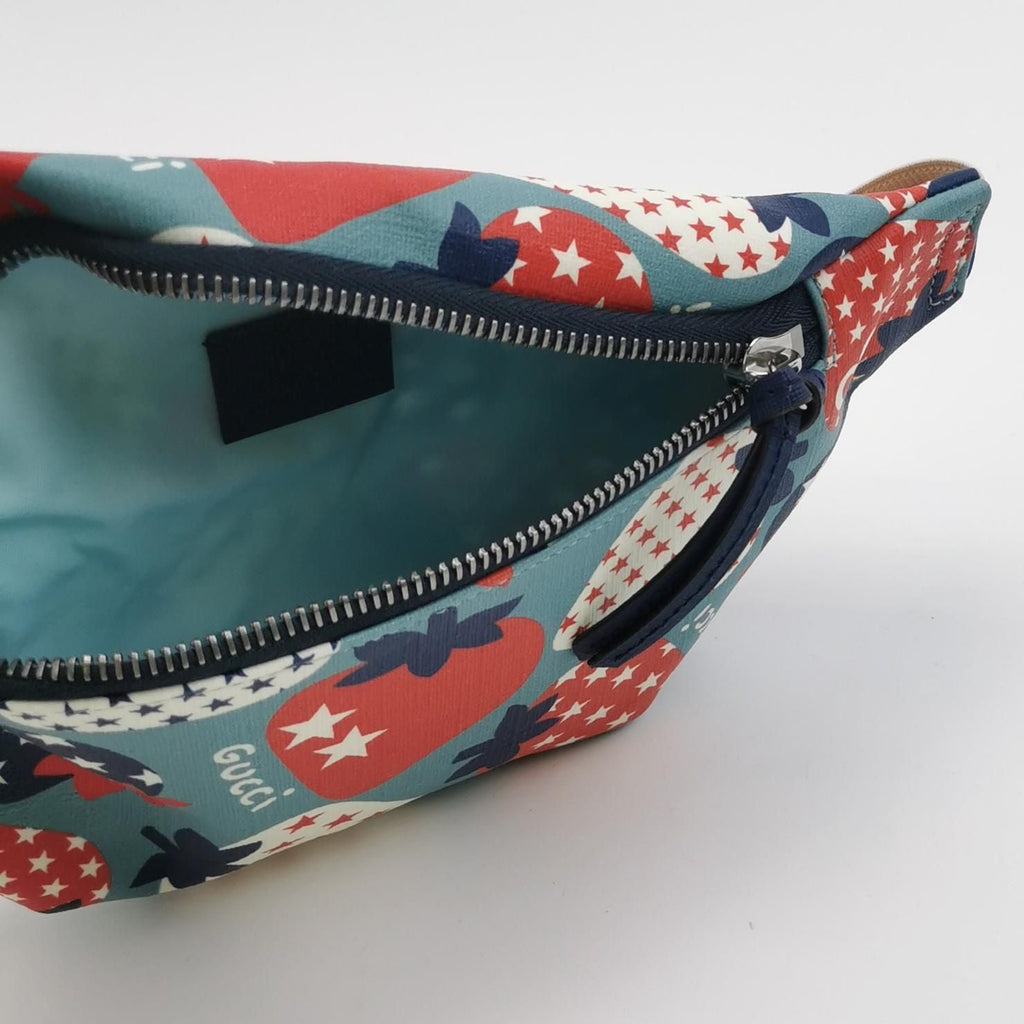 Gucci Strawberry Print Zip Waist Bag Chest Bag for Children 250423781161400