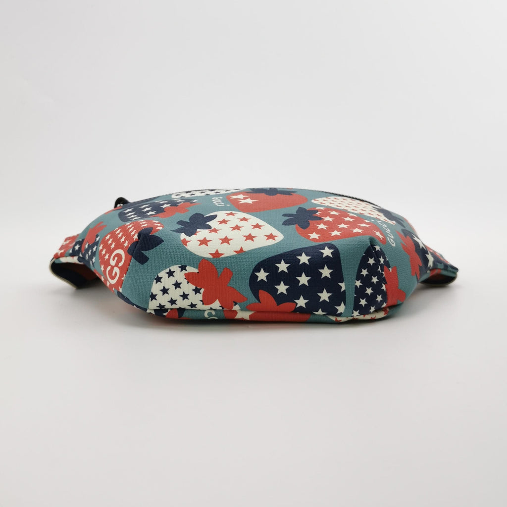 Gucci Strawberry Print Zip Waist Bag Chest Bag for Children 250423781161400