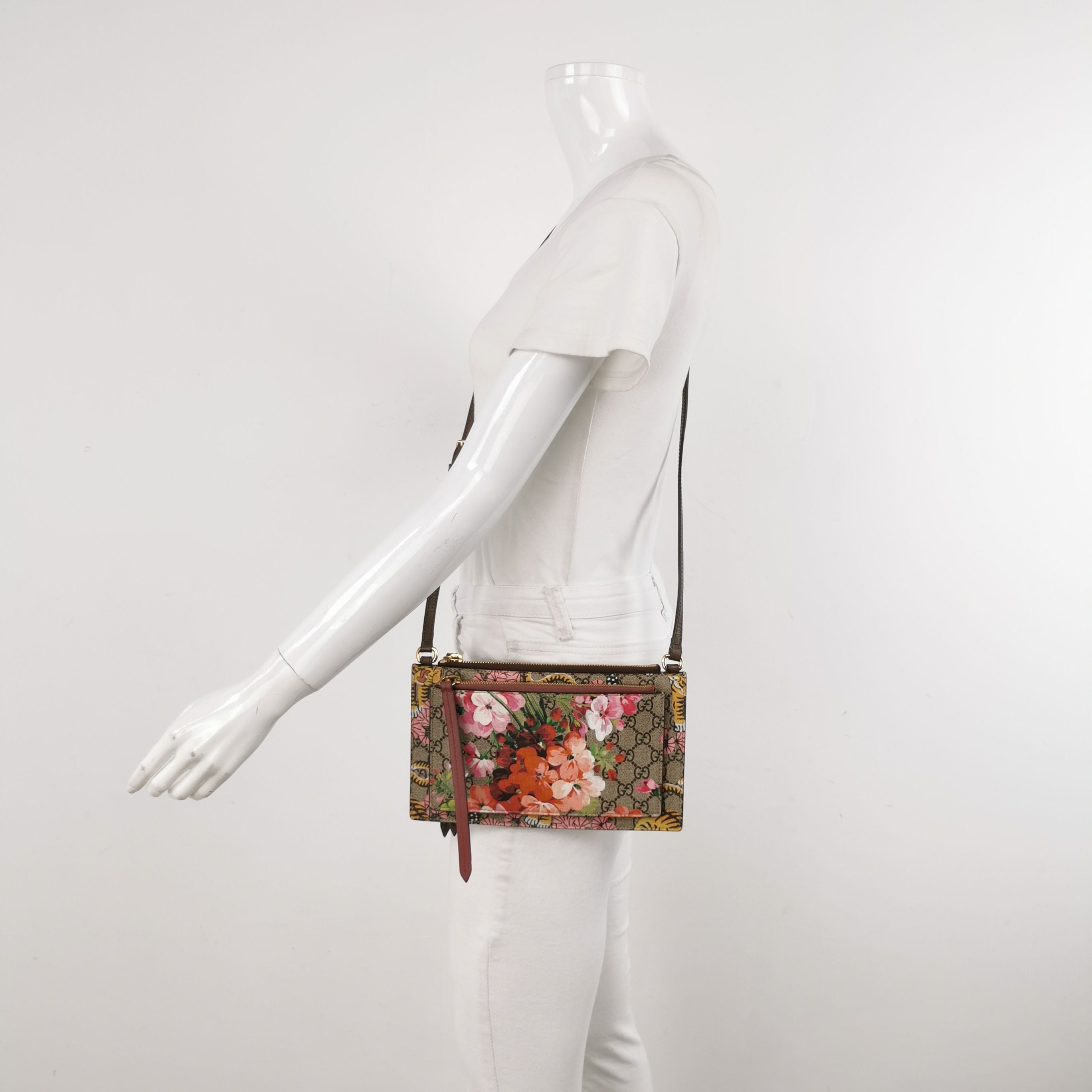 Gucci GG Canvas Shoulder Bag 250420781156997