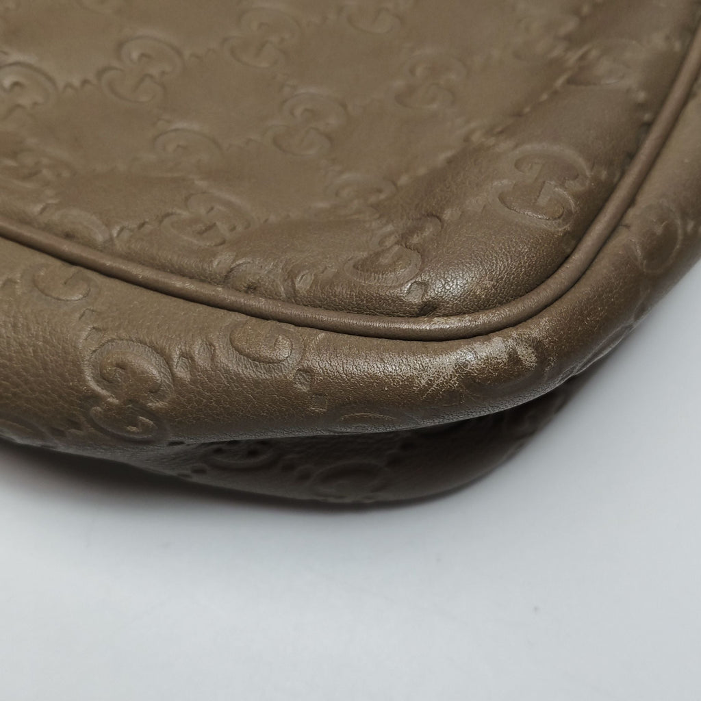 Gucci GG Embossed Leather Crossbody Shoulder Bag 250411781143777