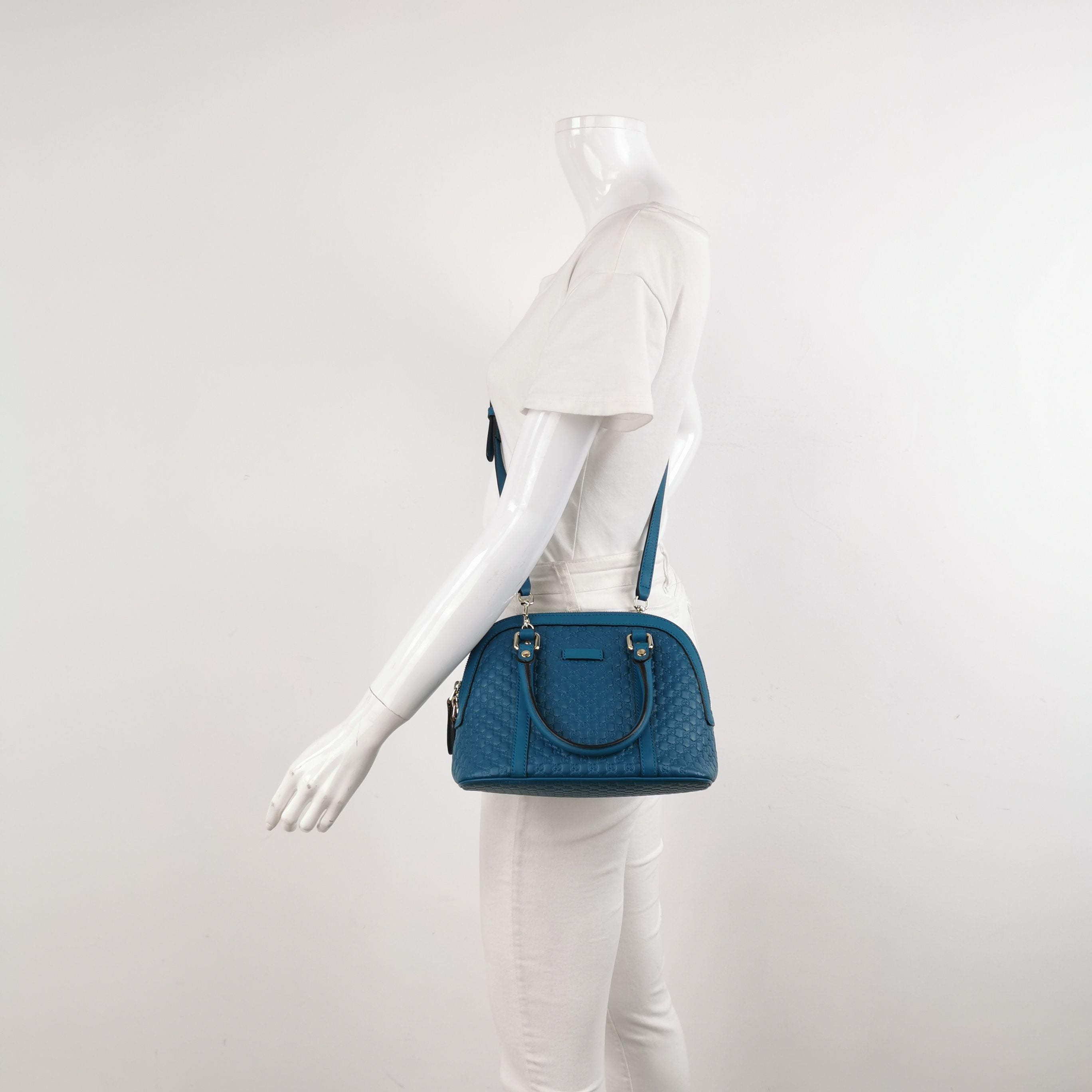 Gucci GG Embossed Leather Crossbody Shoulder Bag 250411781144128