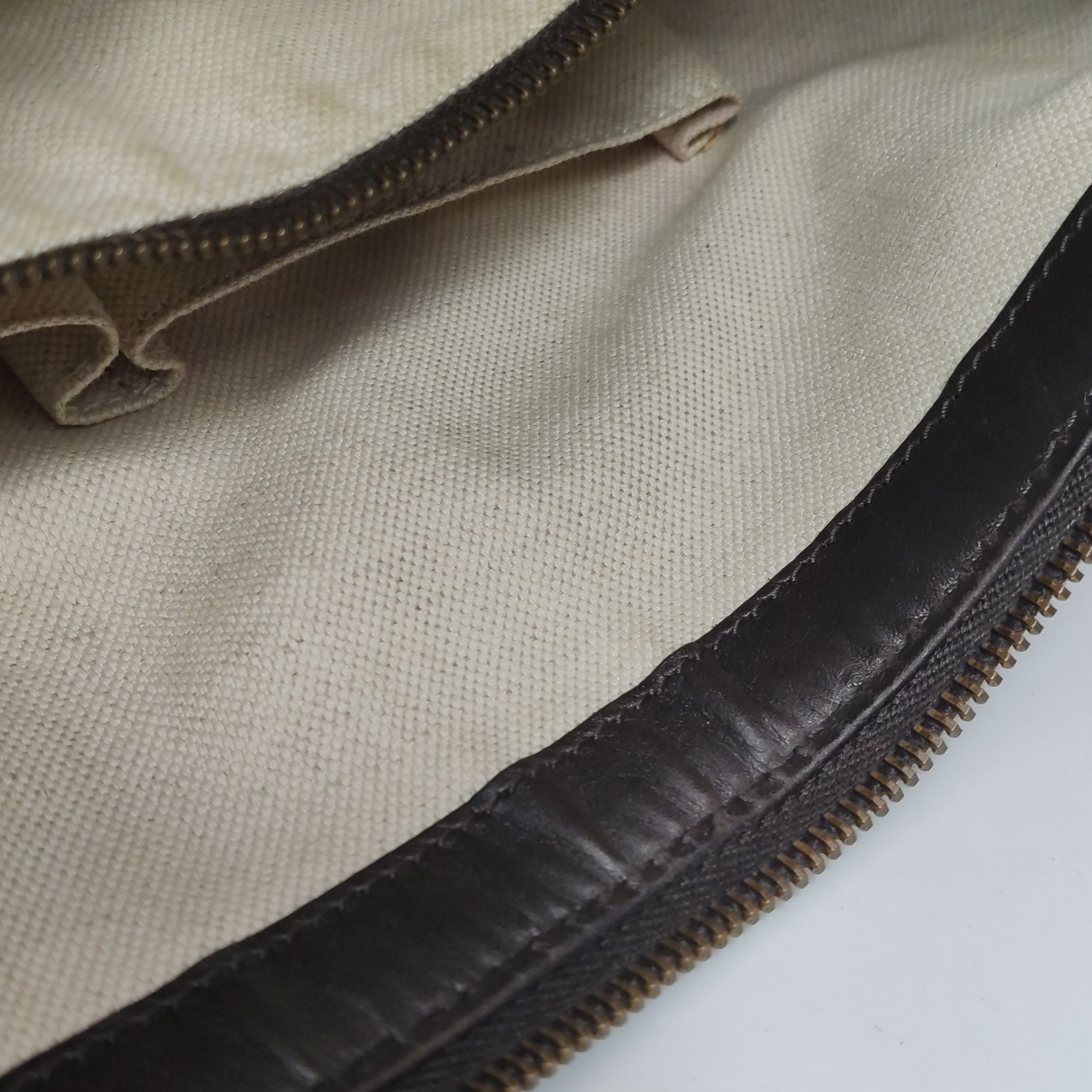Gucci GG Canvas and Leather Shoulder Bag 250410781142896