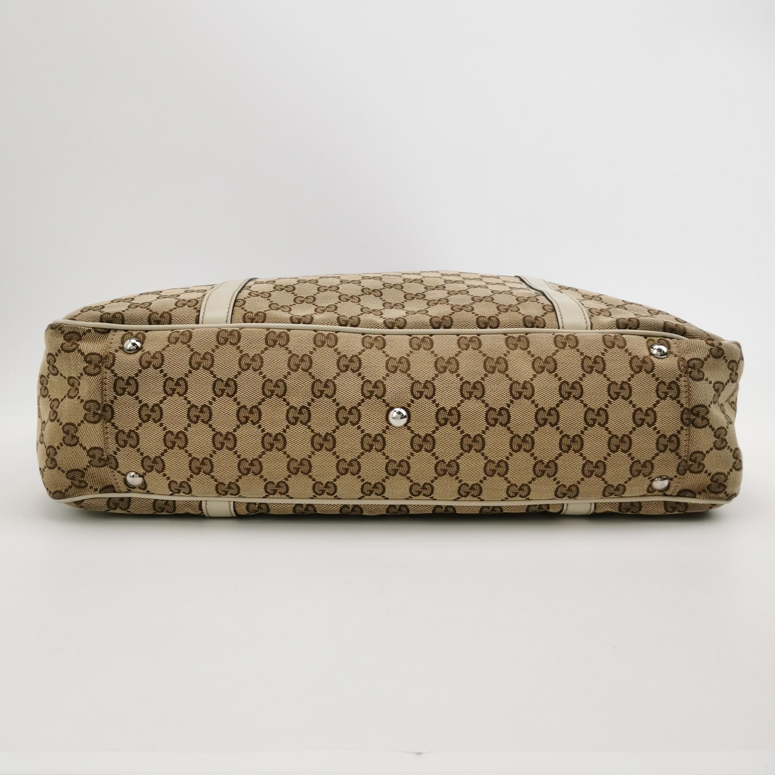 Gucci GG Canvas Shoulder Bag 250407781138075