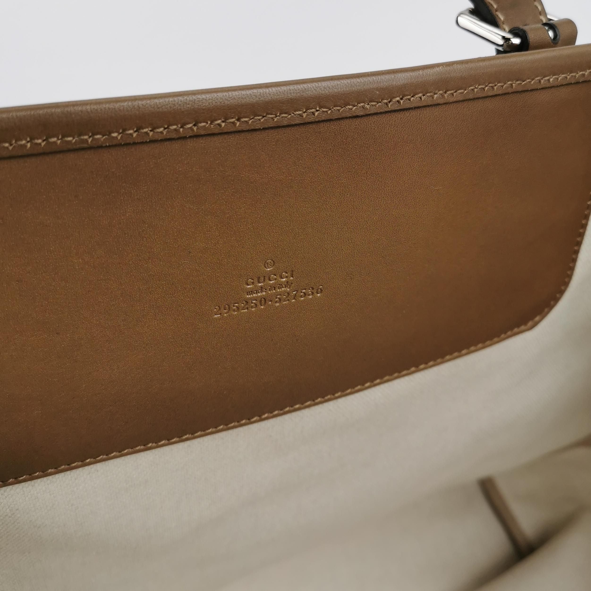 Gucci GG Canvas Snap Shoulder Bag 250325781120597