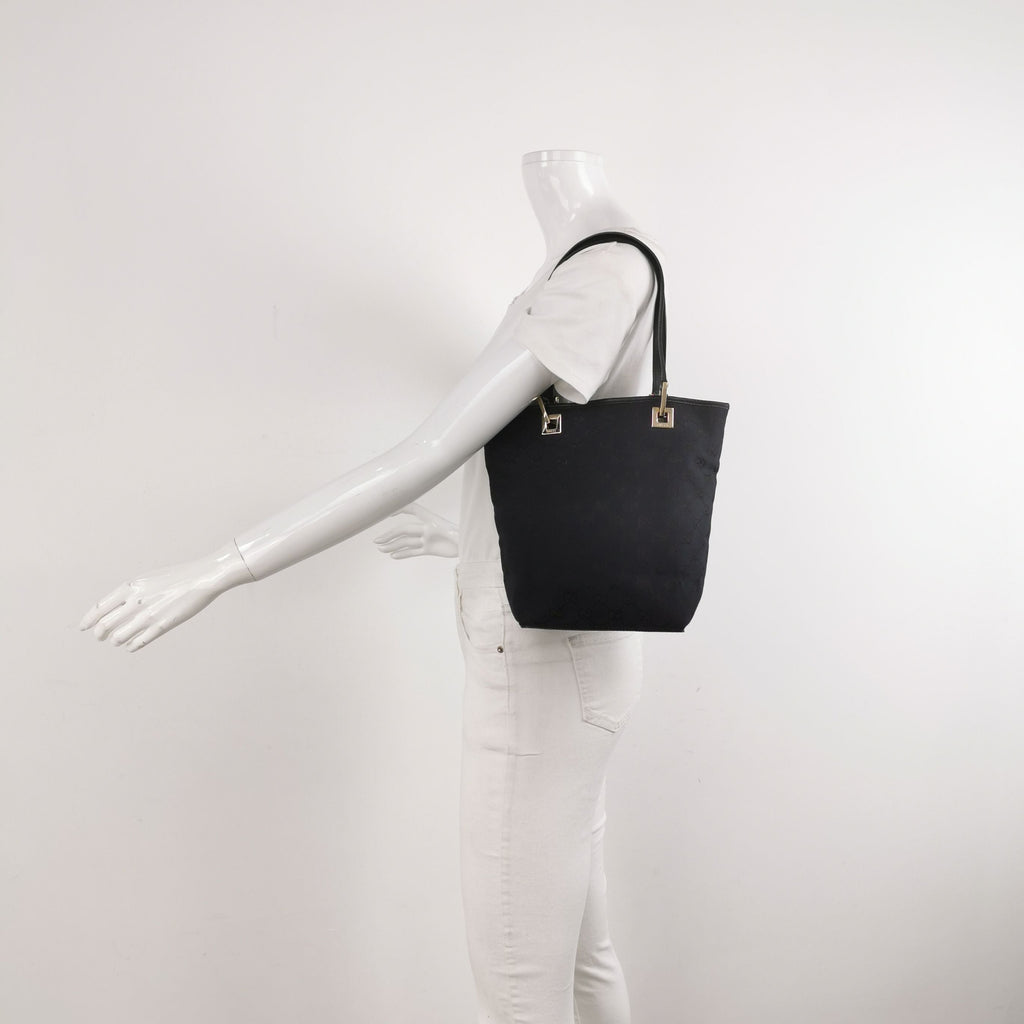 Gucci GG Canvas Shoulder Bag 250326781121057