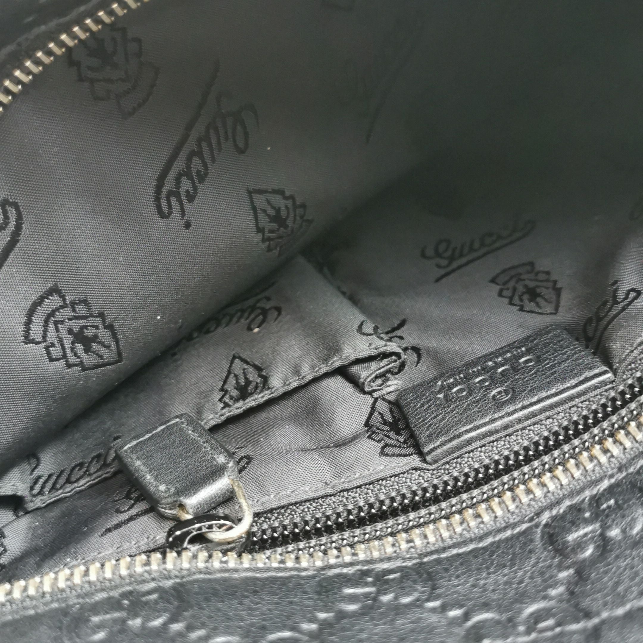 Gucci GG Embossed Crossbody Bag 250322781116534