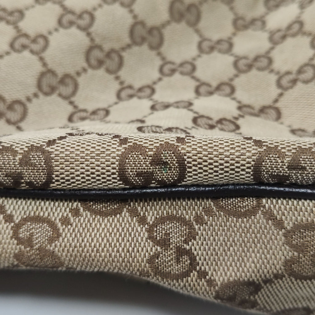 Gucci GG Canvas Shoulder Bag 250323781117805