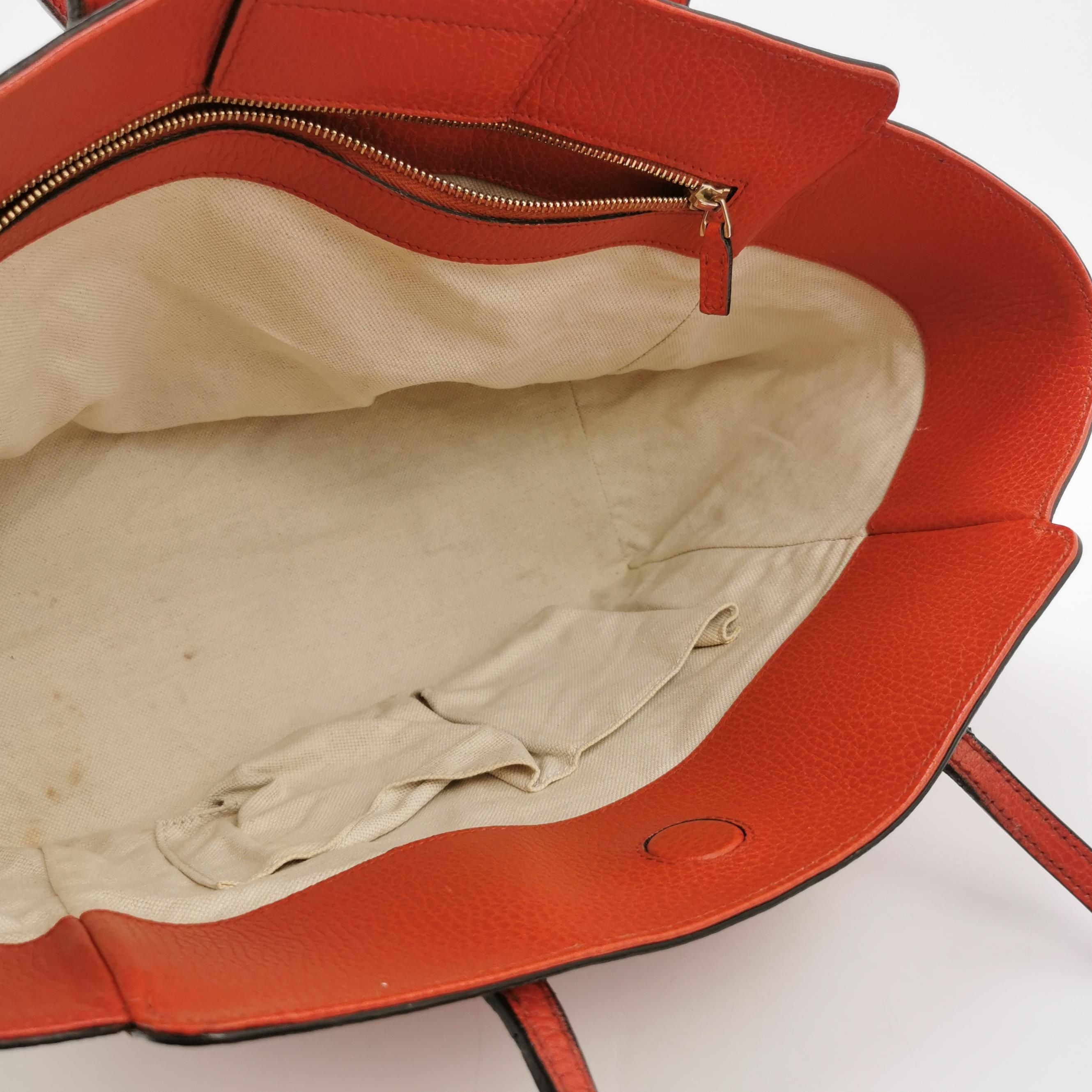 Gucci Swing Leather Shoulder Bag with Logo 250324781118531