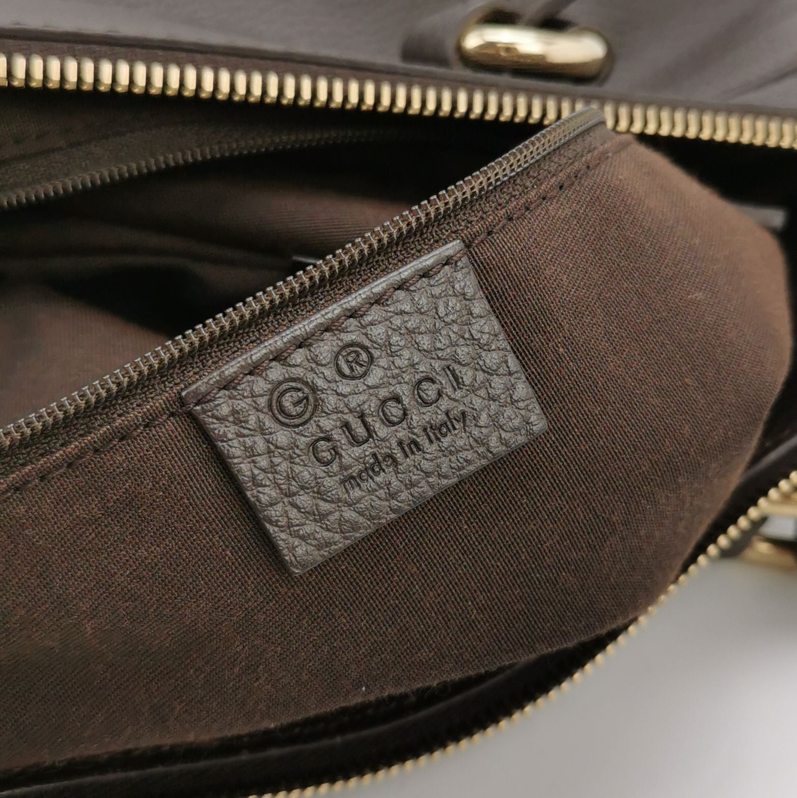 Gucci Leather Solid Color Double G Metal Buckle Handbag 250323781117337