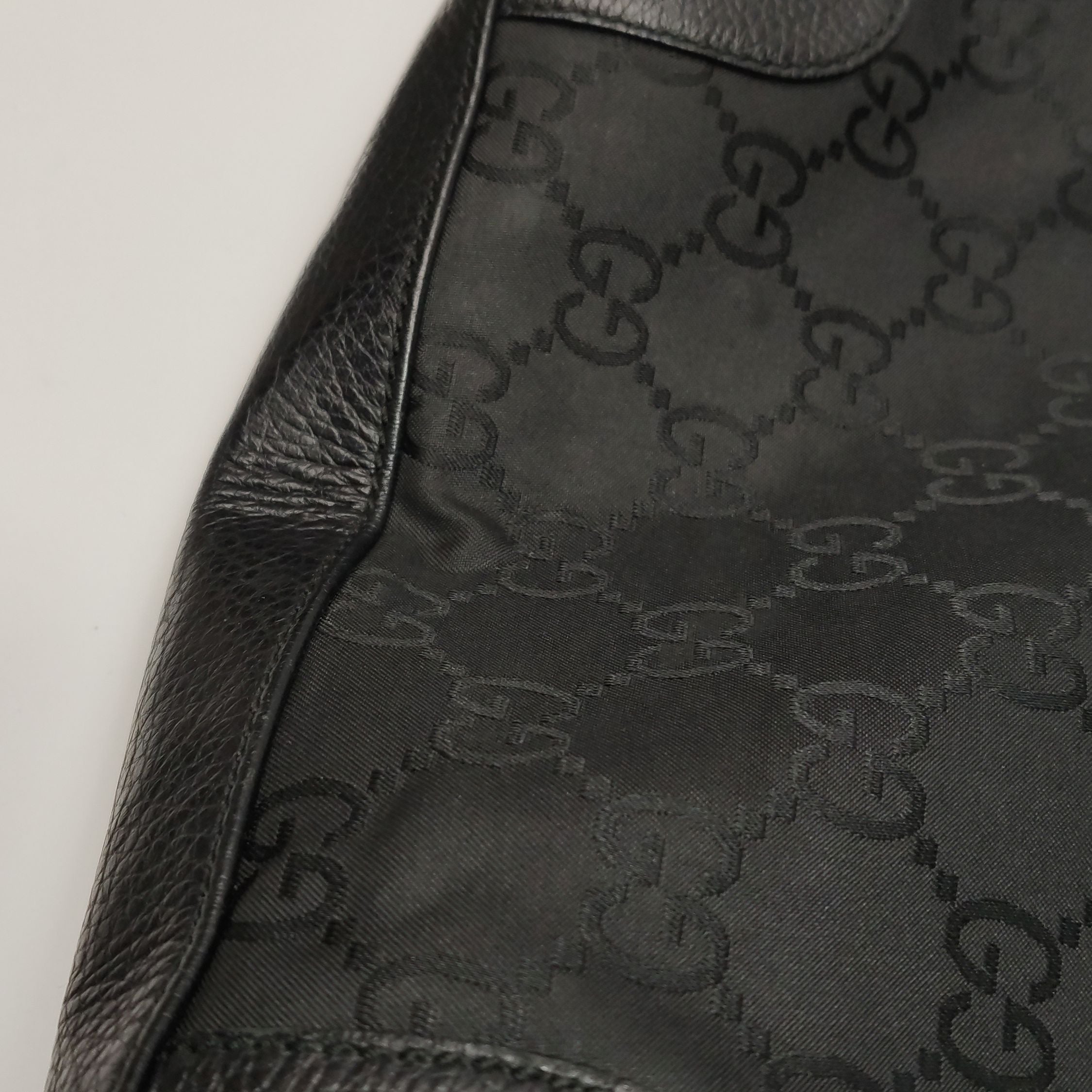 Gucci GG Canvas and Leather Shoulder Bag 250323781117553