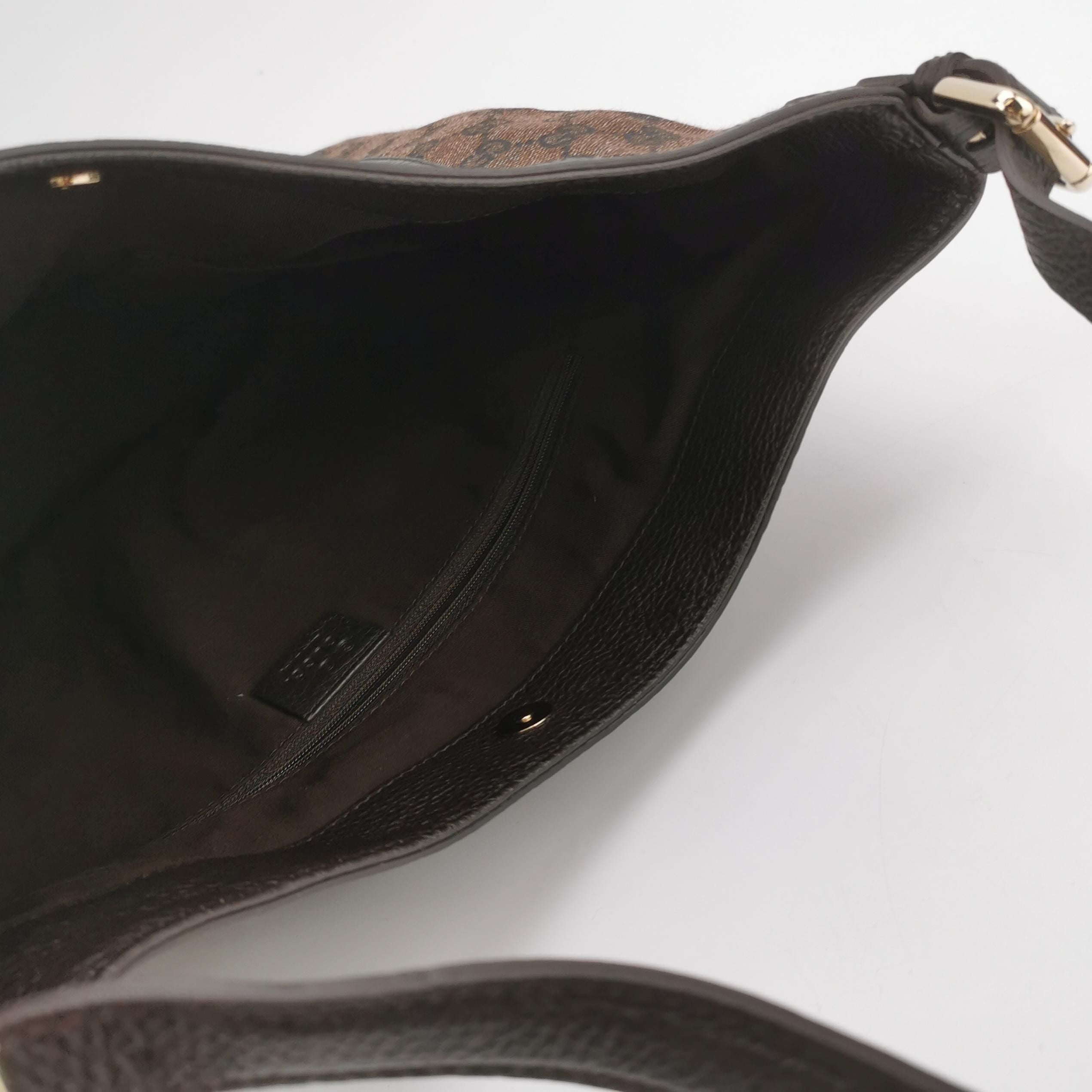 Gucci GG Canvas and Leather Shoulder Bag 250316781107927