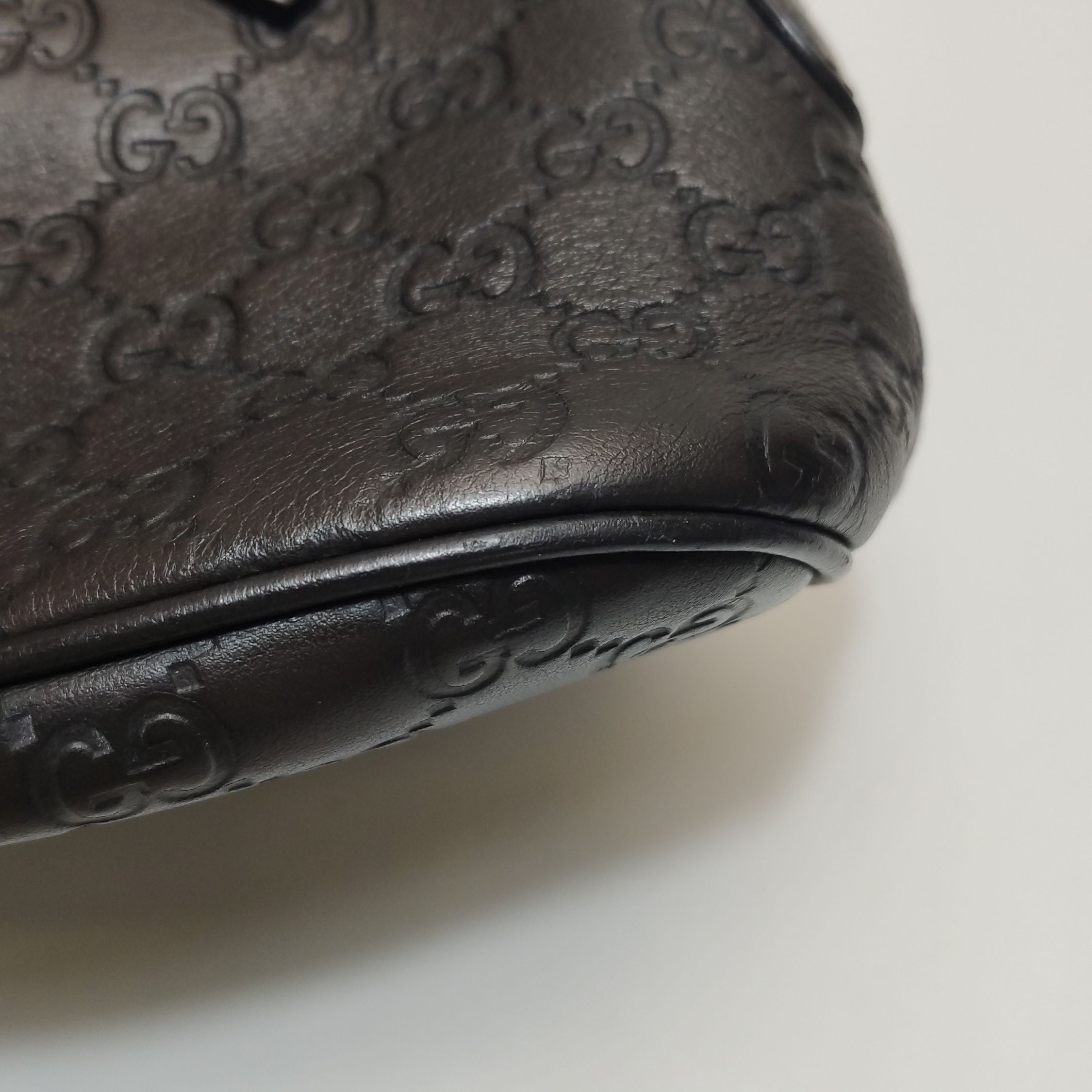 Gucci GG Embossed Shoulder Bag 250314781104801