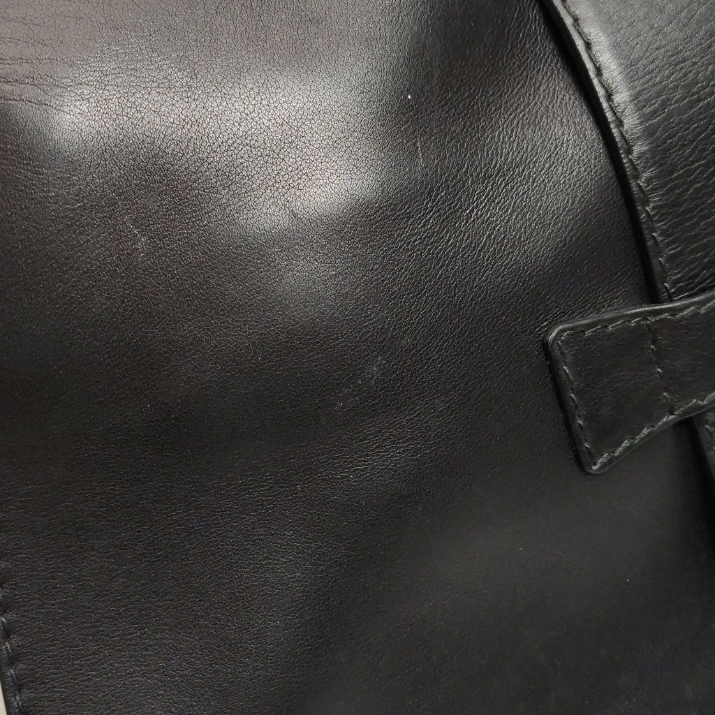 Gucci Leather Solid Snap Top Handle Bag 250316781107328