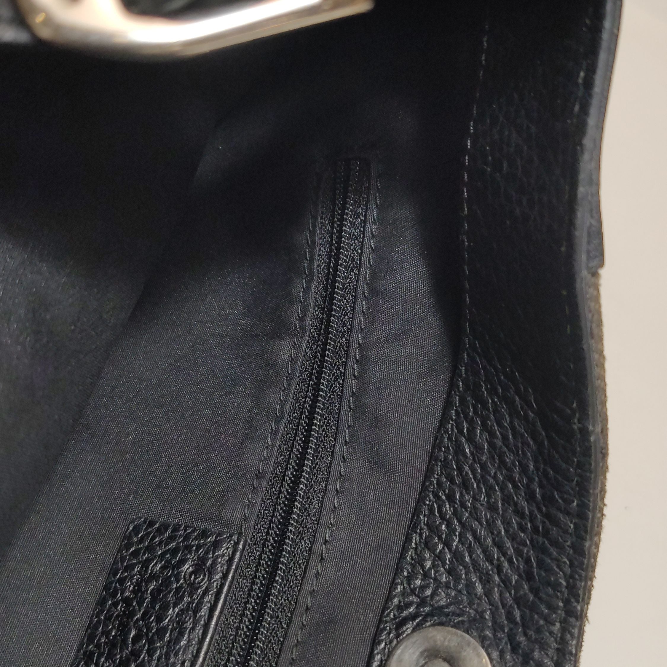 Gucci GG Canvas Shoulder Bag 250313781102677