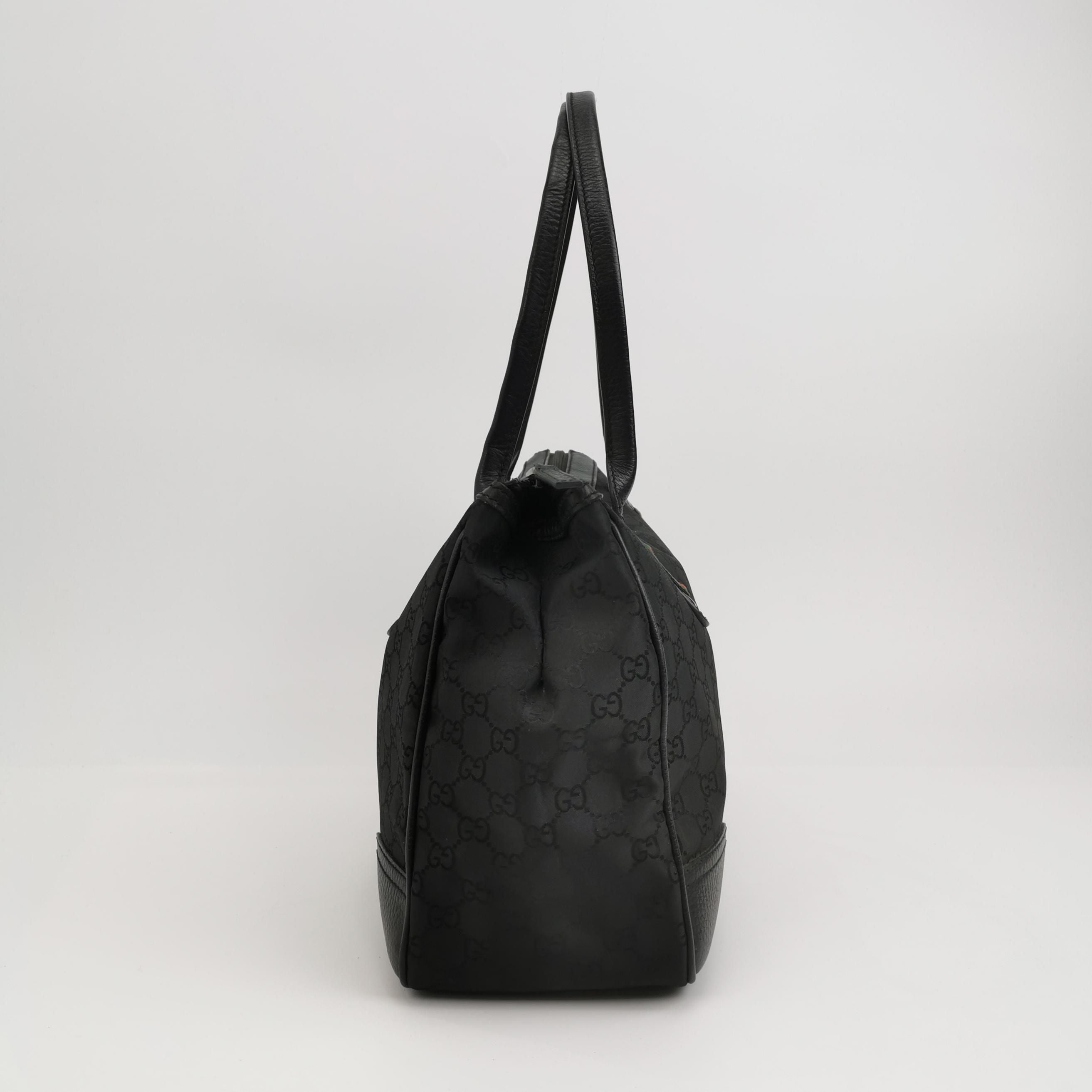 Gucci GG Canvas Shoulder Bag 250312781101389