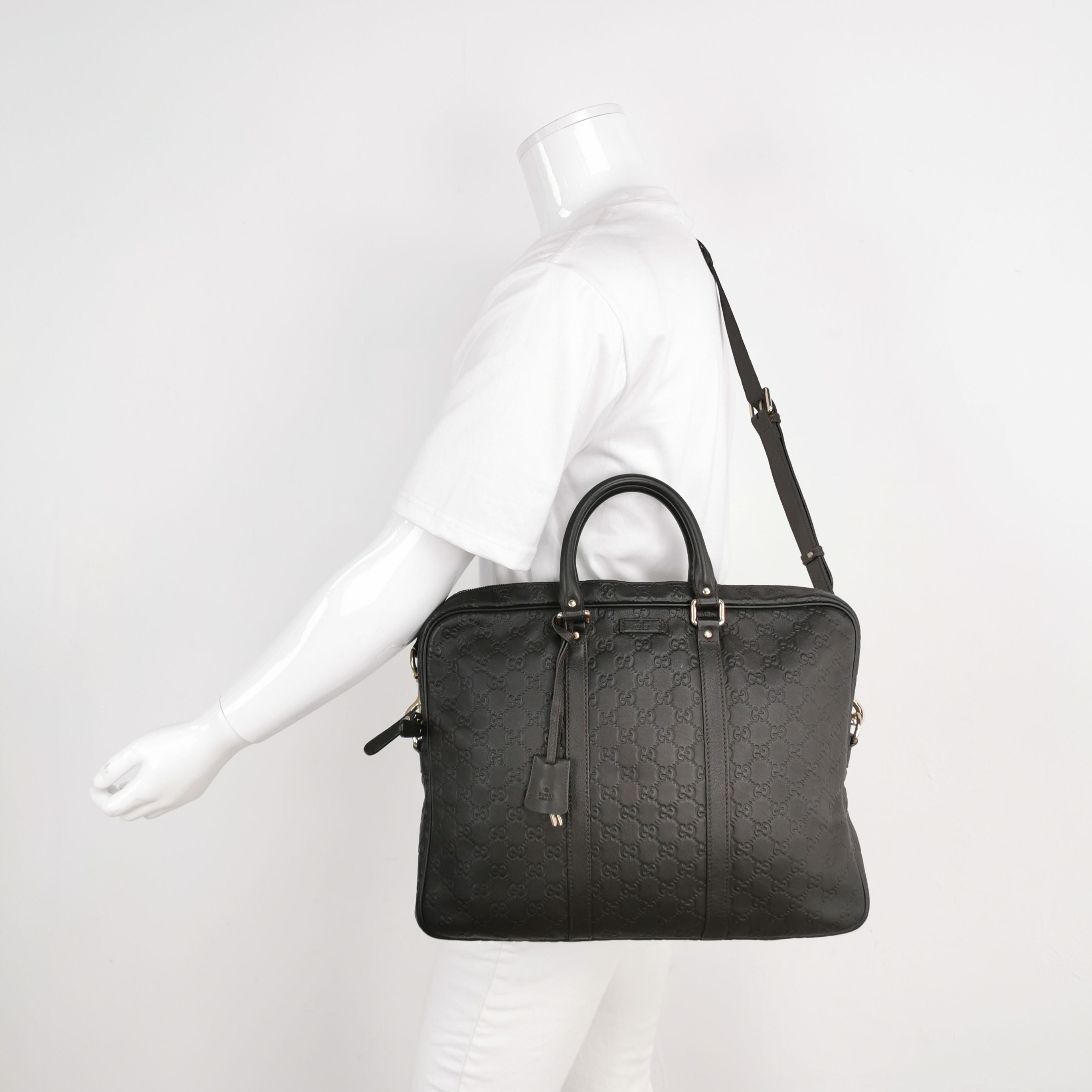 Gucci GG Embossed Leather Shoulder Bag 250312781101355