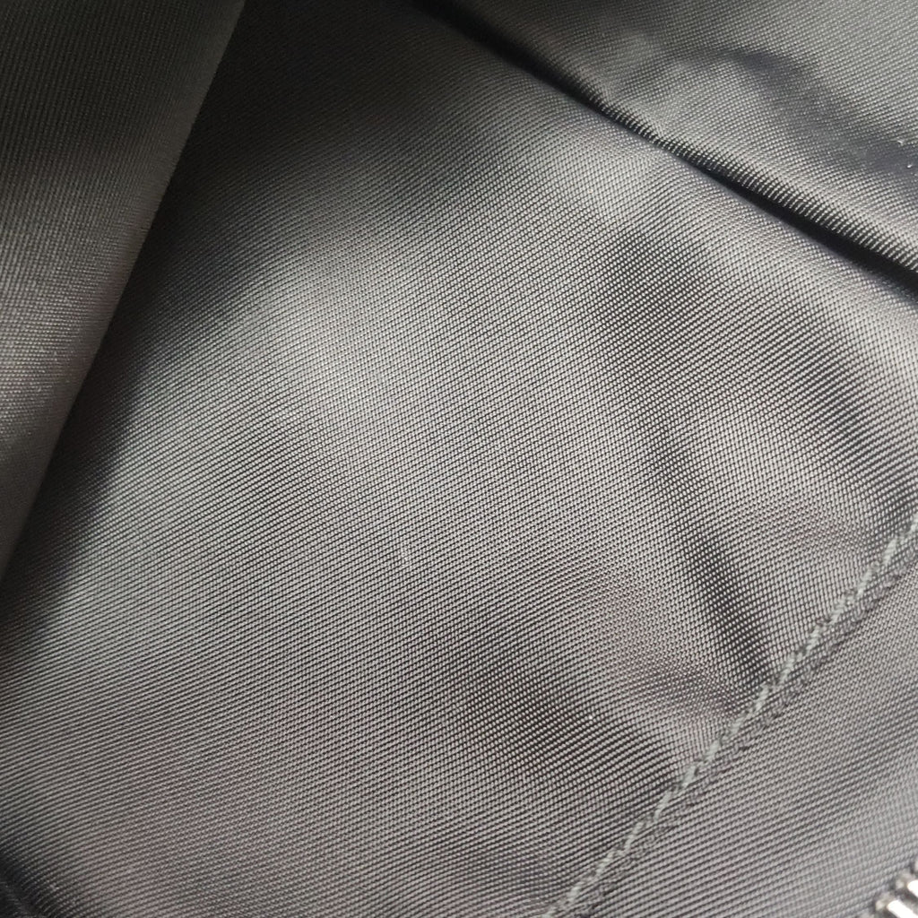 Gucci GG Embossed Leather Crossbody Shoulder Bag 250309781098036