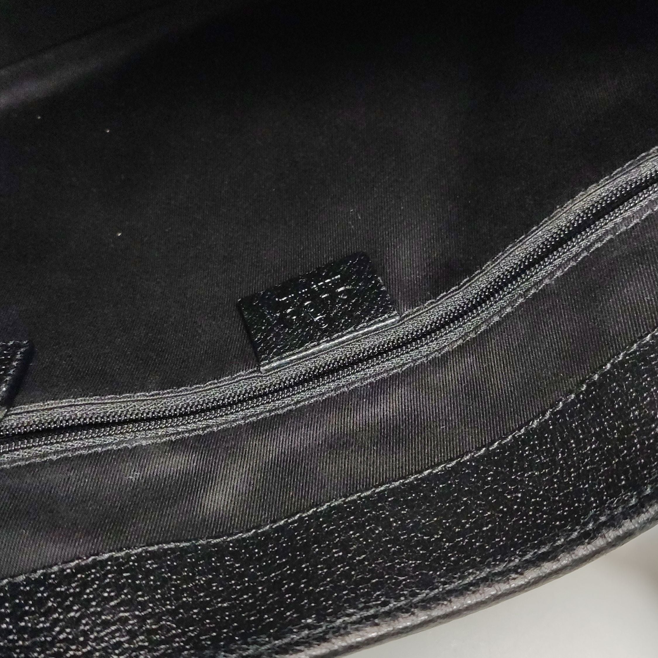 Gucci GG Canvas Tote Bag 250310781099179