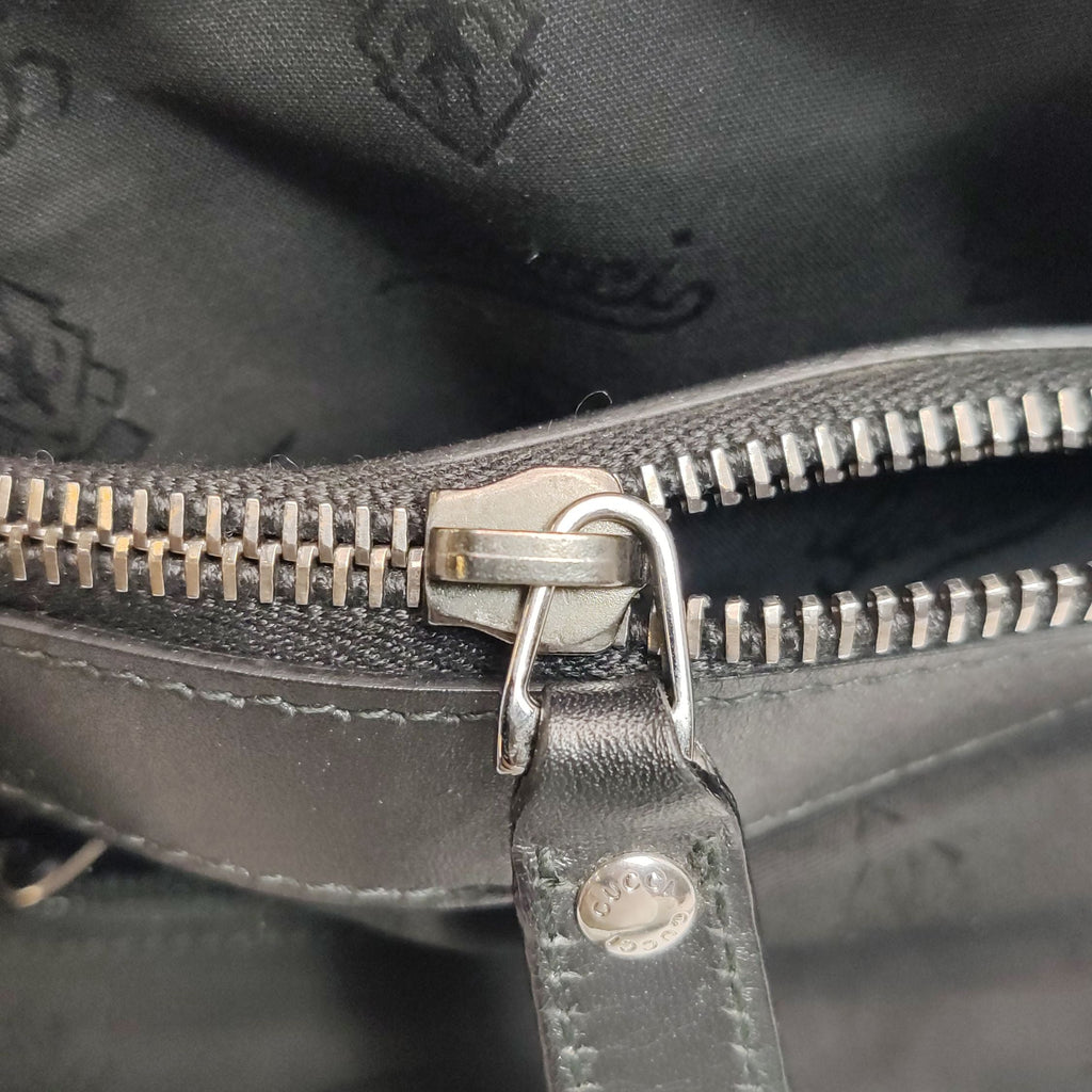 Gucci GG Canvas Shoulder Bag 250313781102805