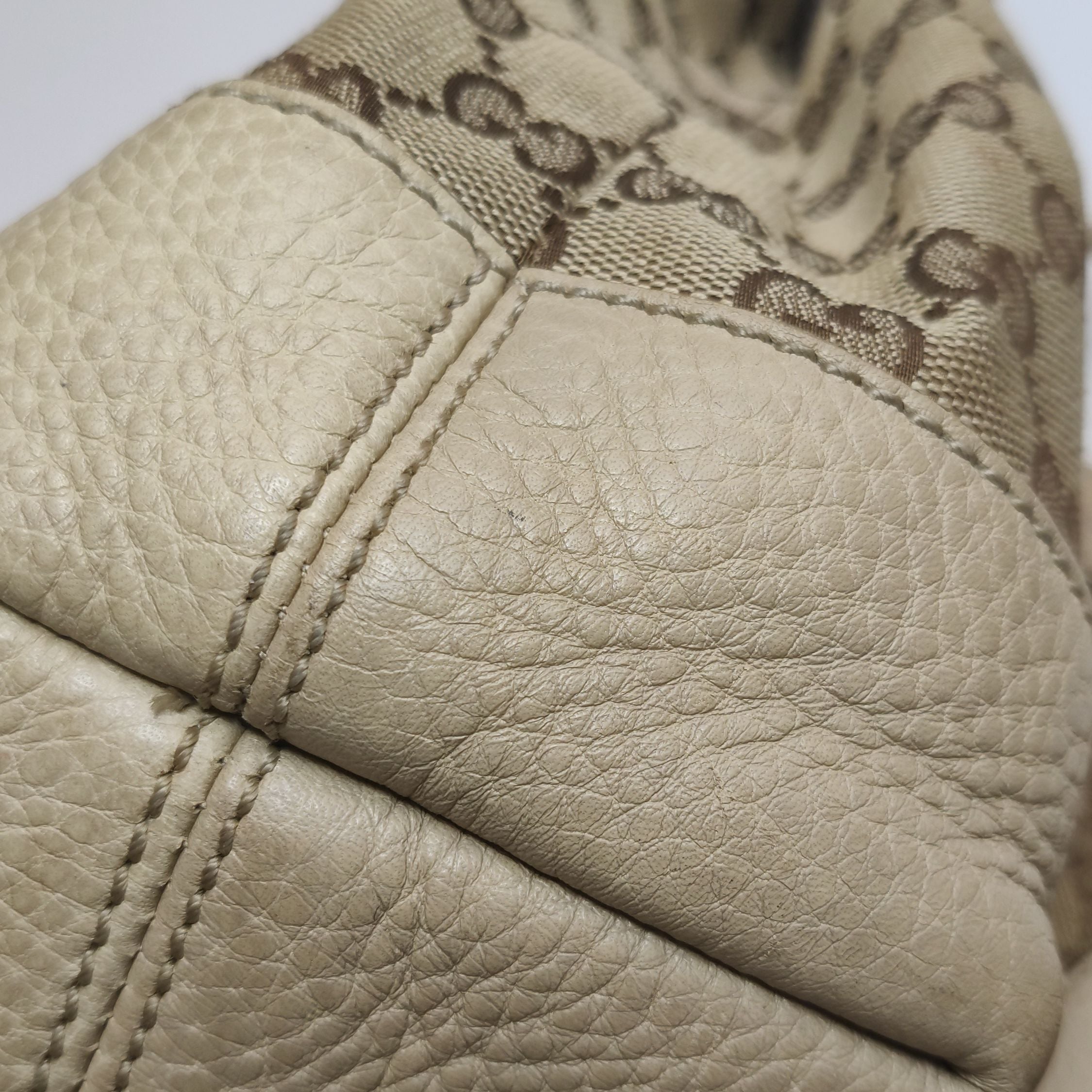 Gucci GG Canvas Shoulder Bag 250308781095921