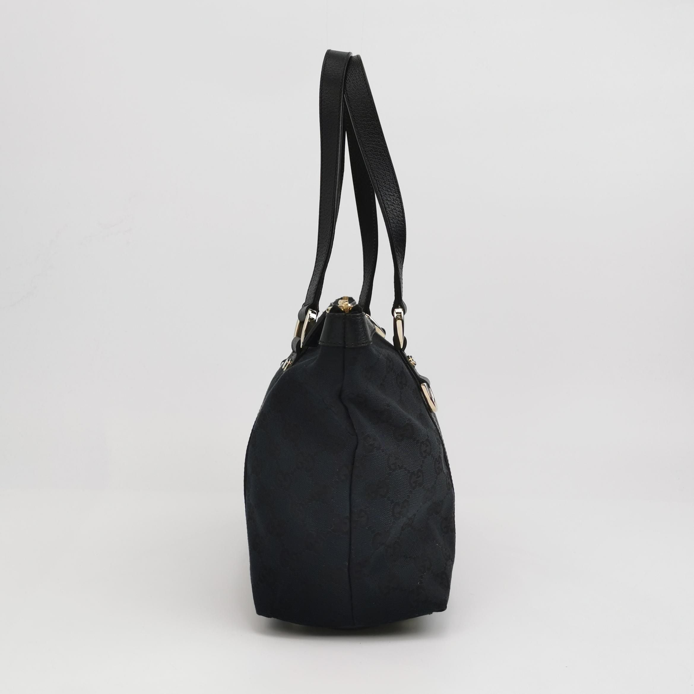 Gucci GG Canvas Shoulder Bag 250303781088669
