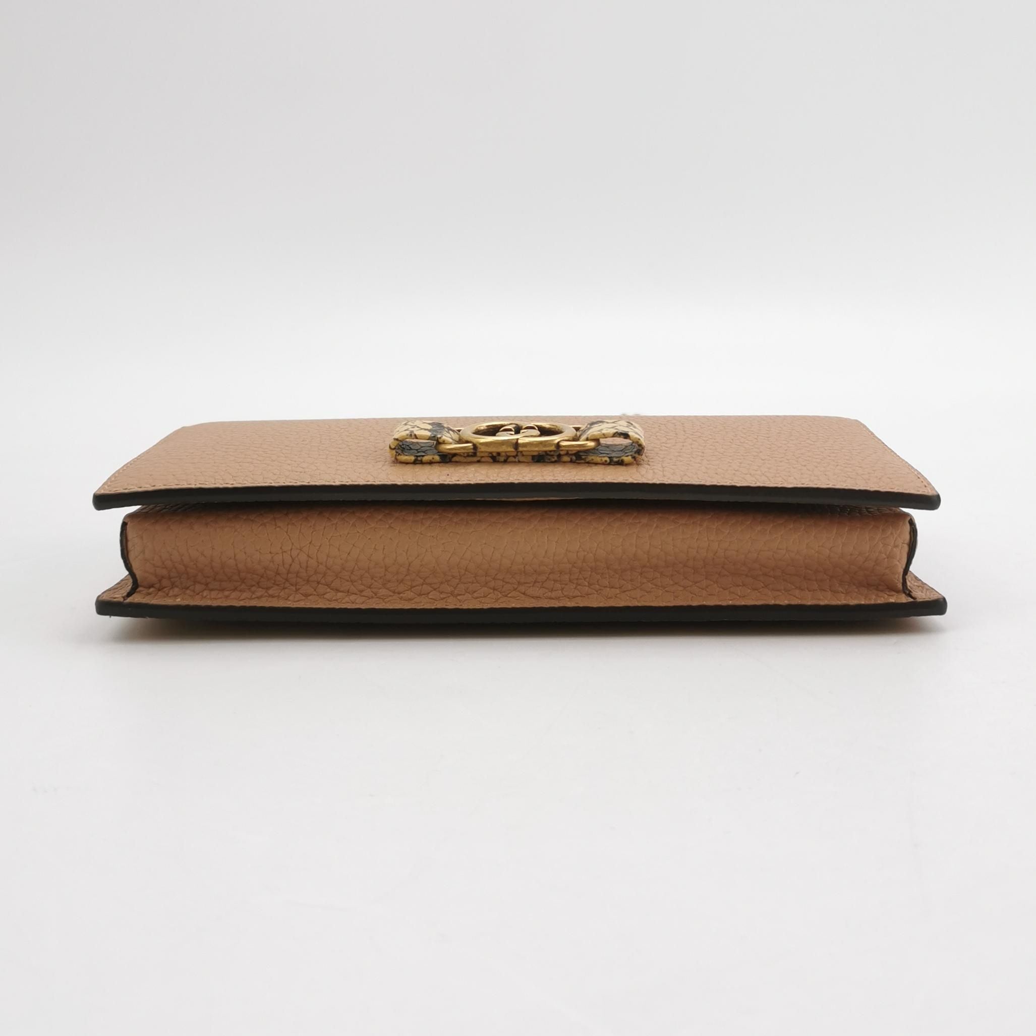 Gucci GG Marmont Shoulder Bag 037850500335