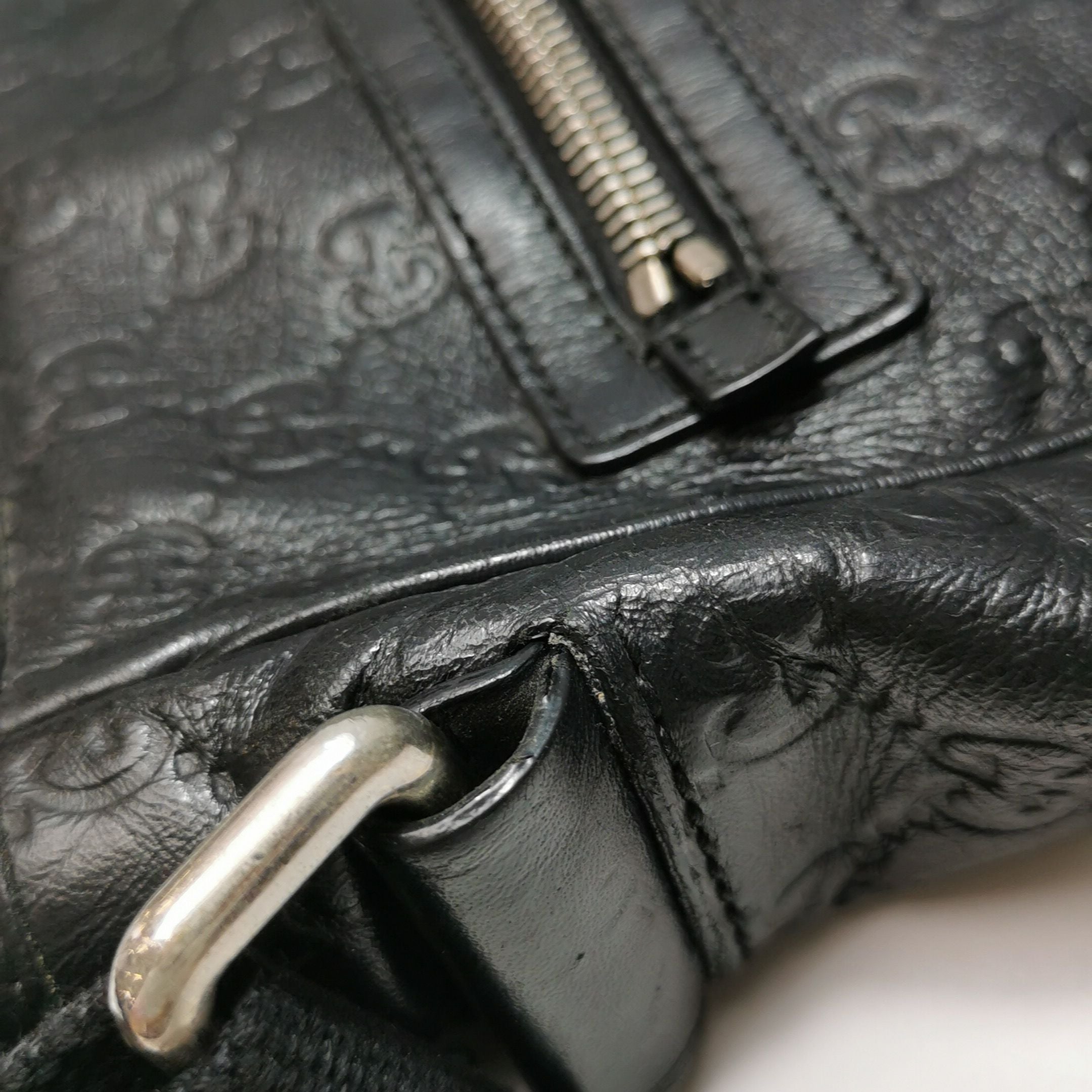 Gucci GG Embossed Leather Crossbody Bag 250304781090050