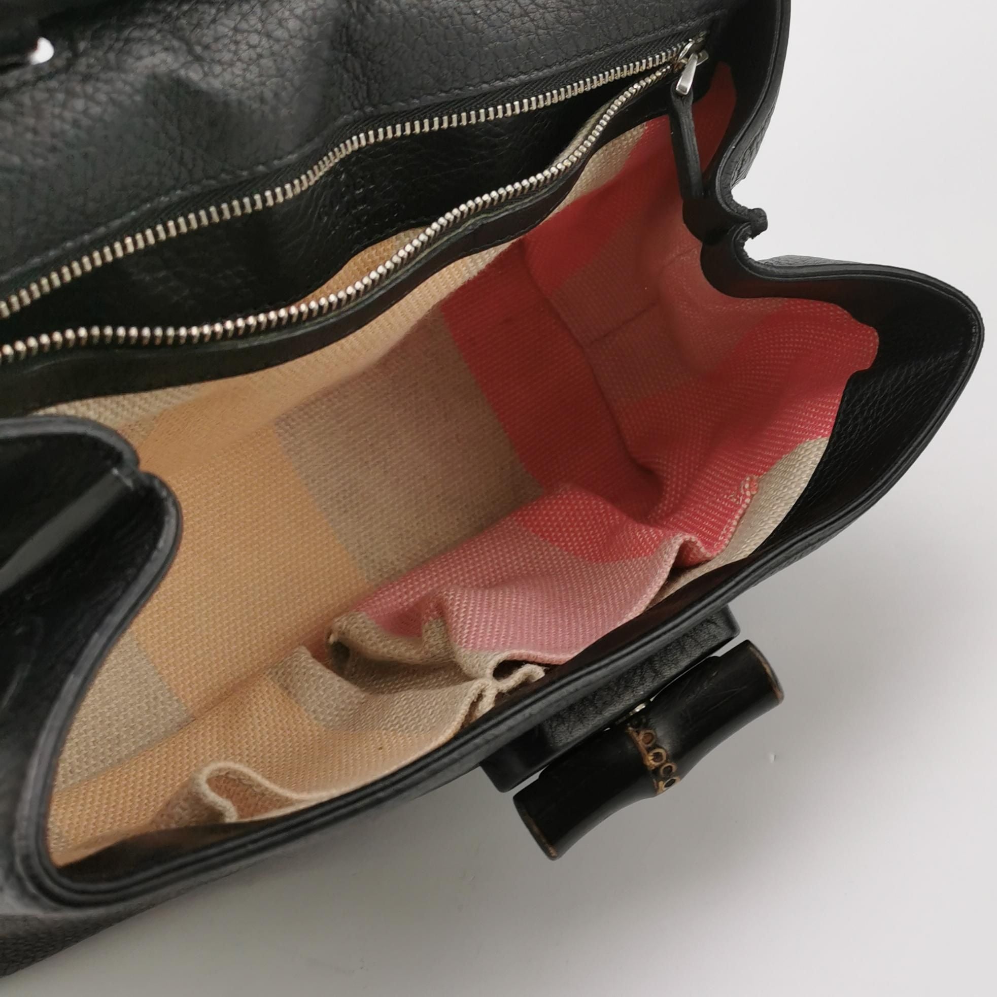 Gucci Daily Small Leather Solid Bamboo Twist Lock Crossbody Shoulder Bag 250305781092164
