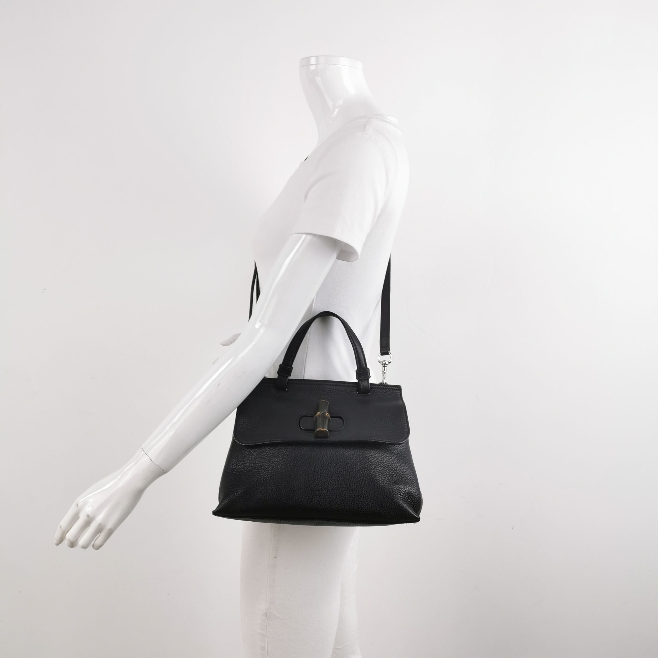 Gucci Daily Small Leather Solid Bamboo Twist Lock Crossbody Shoulder Bag 250305781092164