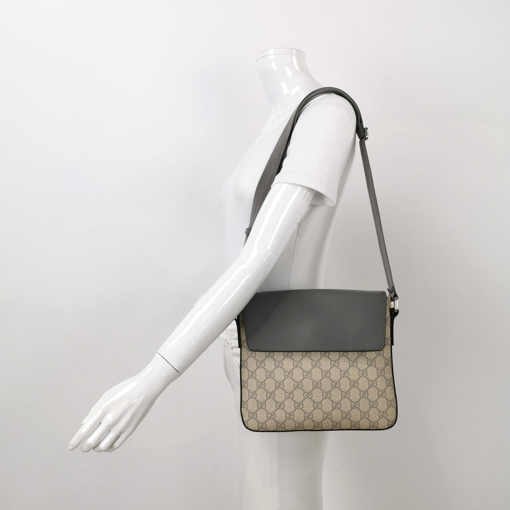 Gucci GG Canvas Shoulder Bag 250304781090535