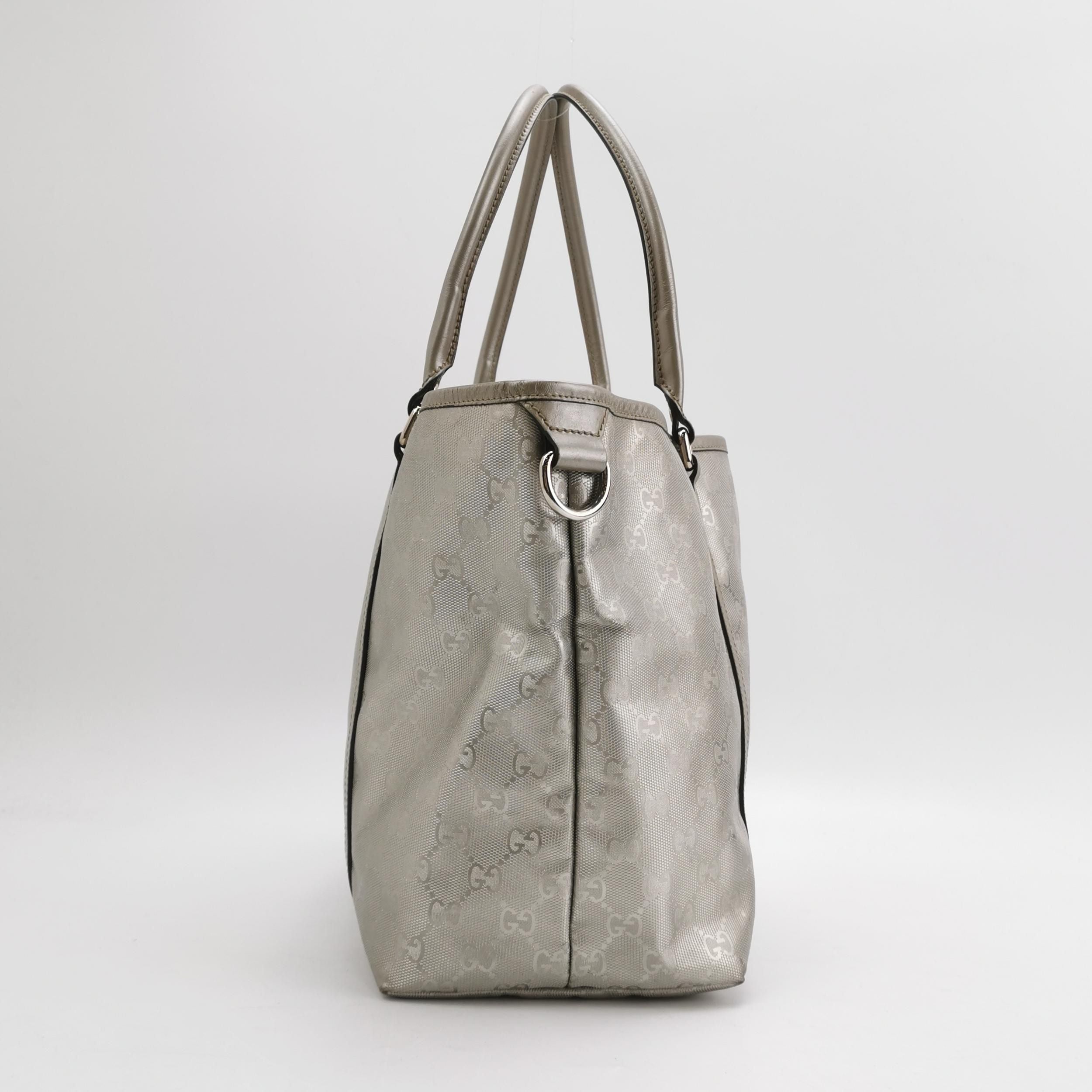 Gucci GG Canvas Shoulder Bag 250302781086811