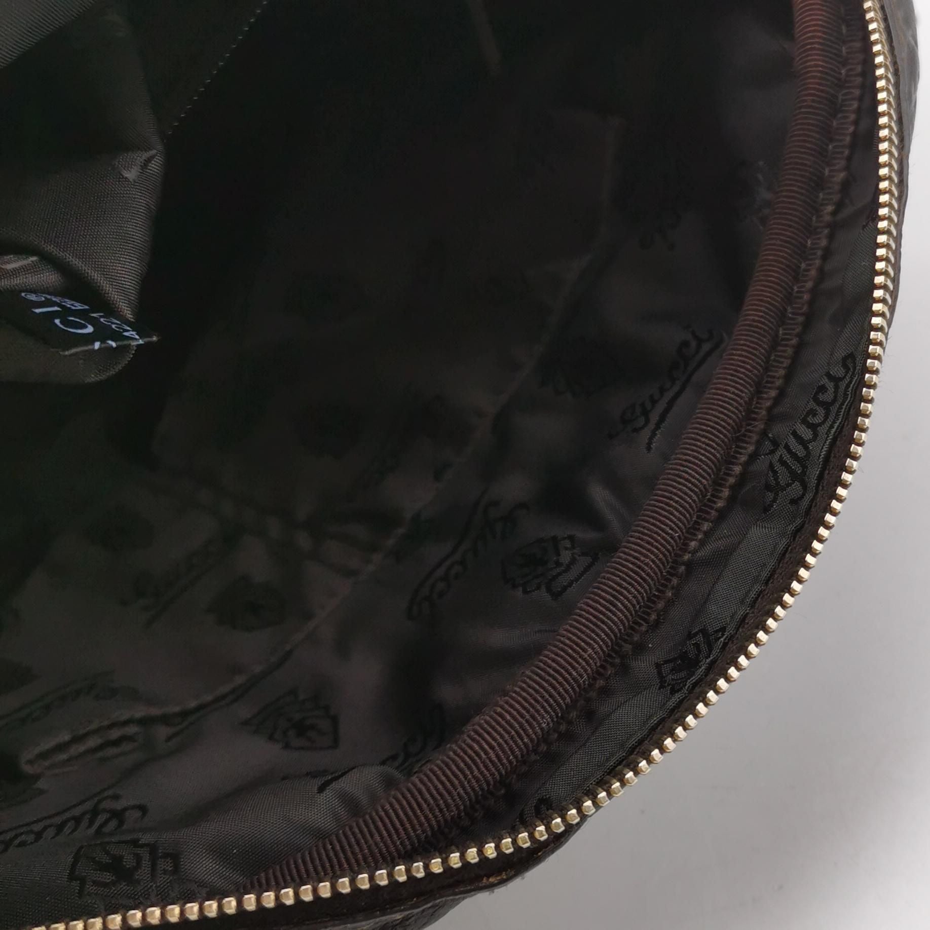 Gucci GG Embossed Crossbody Bag 250227781083368