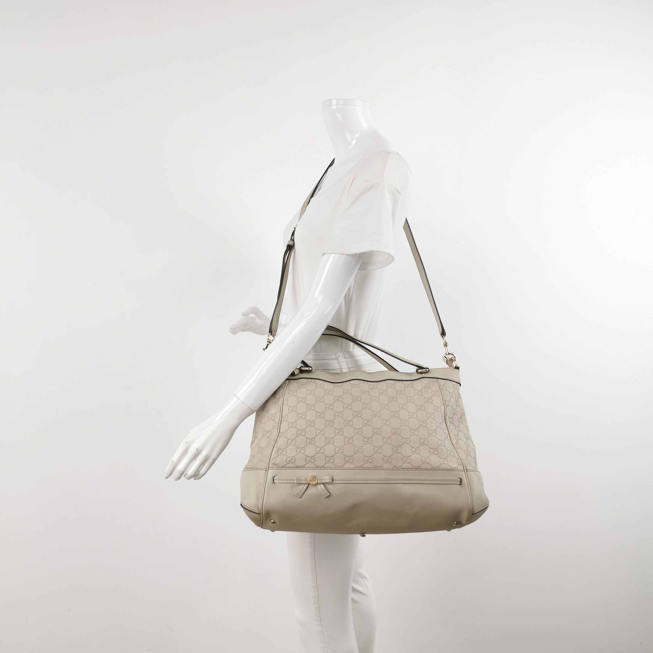 Gucci GG Canvas Shoulder Bag 250227781082312