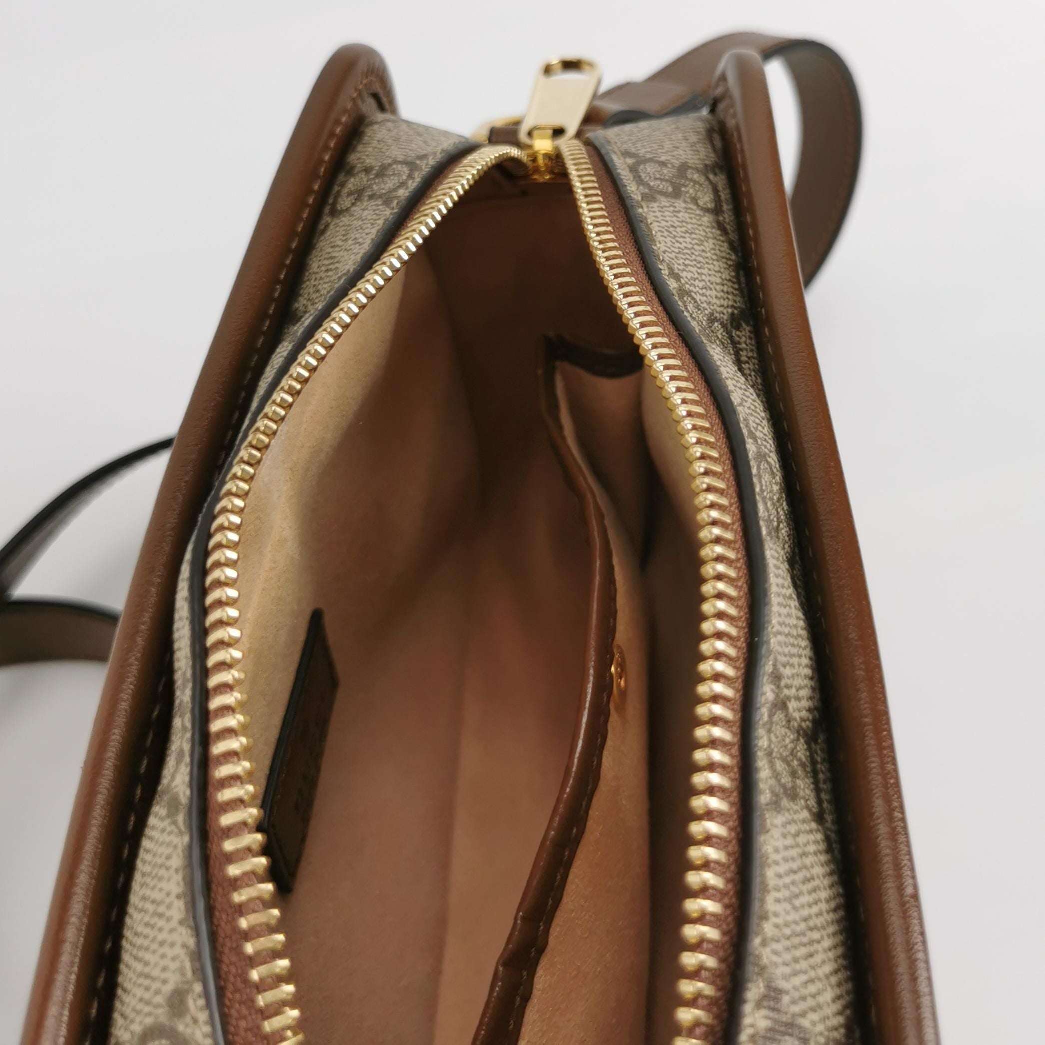 Gucci GG Canvas Logo Crossbody Bag 250512781189440