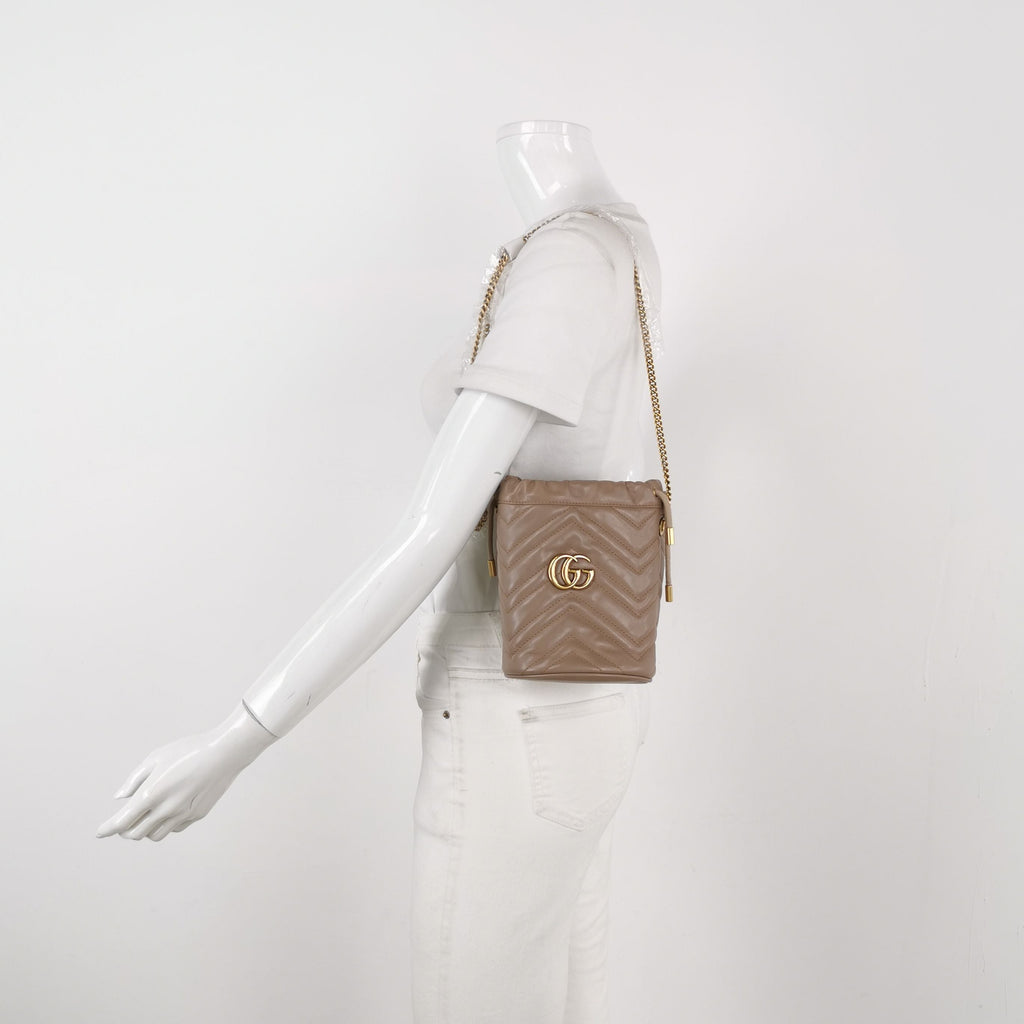 Gucci GG Marmont Mini Leather Solid V-stitch Quilted Double G Bucket Bag Shoulder Bag Crossbody Bag 250420781157874