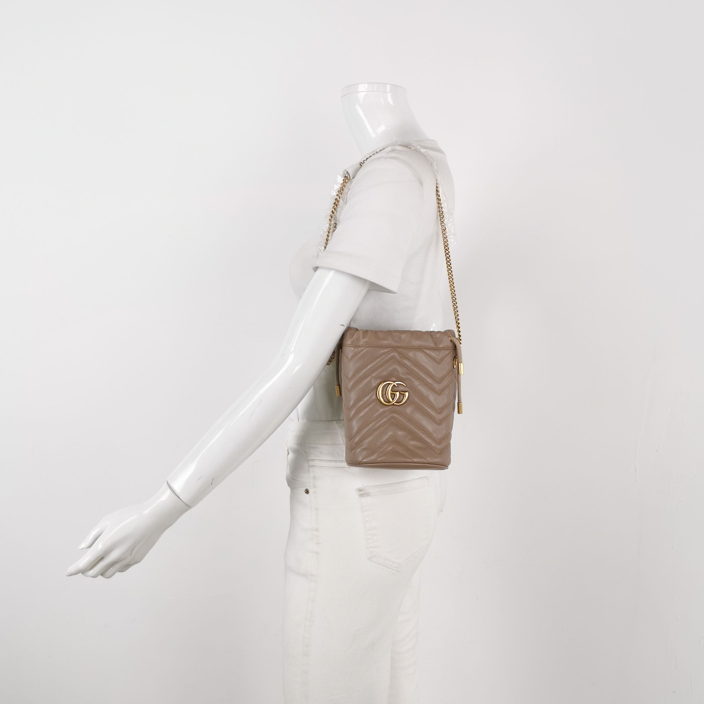 Gucci GG Marmont Mini Leather Solid V-stitch Quilted Double G Bucket Bag Shoulder Bag Crossbody Bag 250420781157874