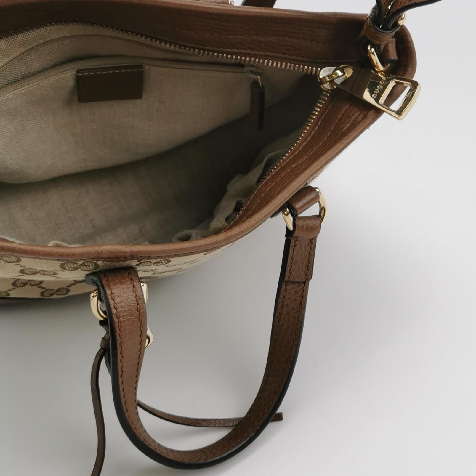 Gucci Bree Leather Canvas GG Monogram Interlocking G Tassel Crossbody Bag 047852700386