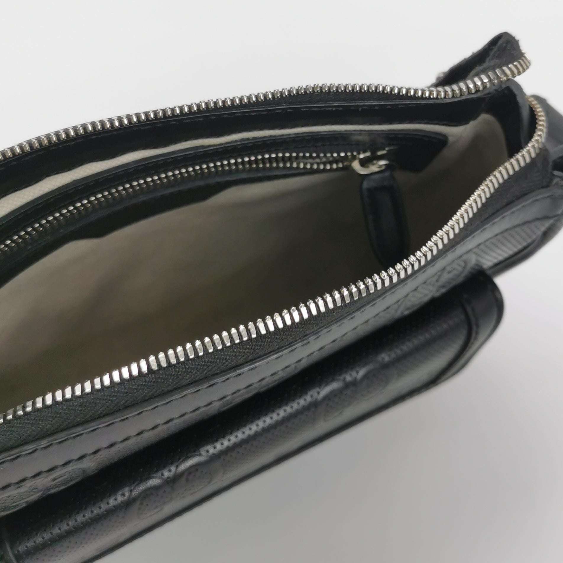 Gucci GG Supreme Canvas Zip Crossbody Bag 250417781152444