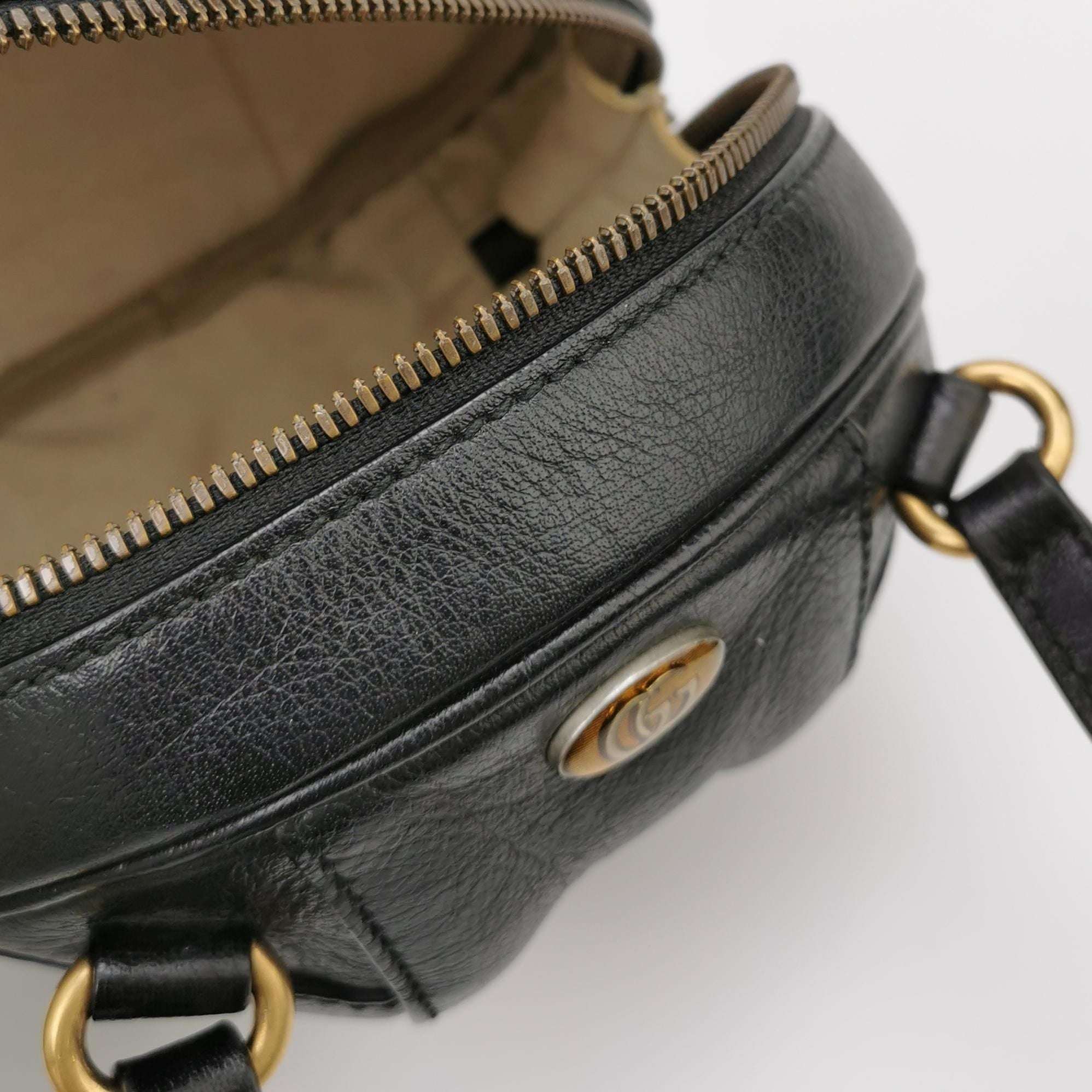 Gucci Leather Spherical GG Logo Crossbody Bag 250324781118565