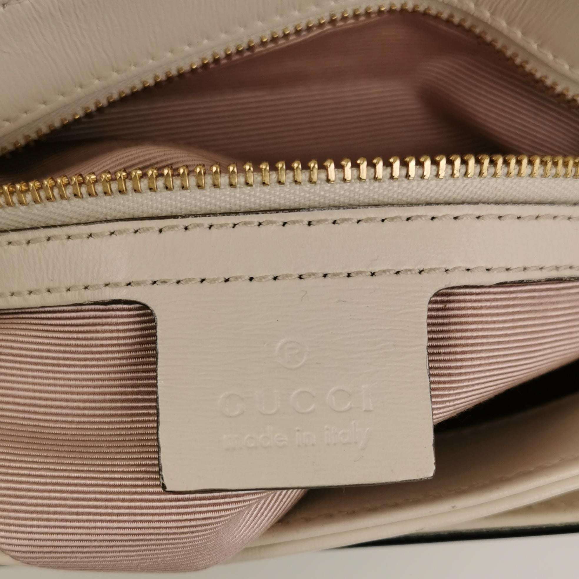 Gucci Arli Small Leather GG Logo Crossbody Bag 250220781071703