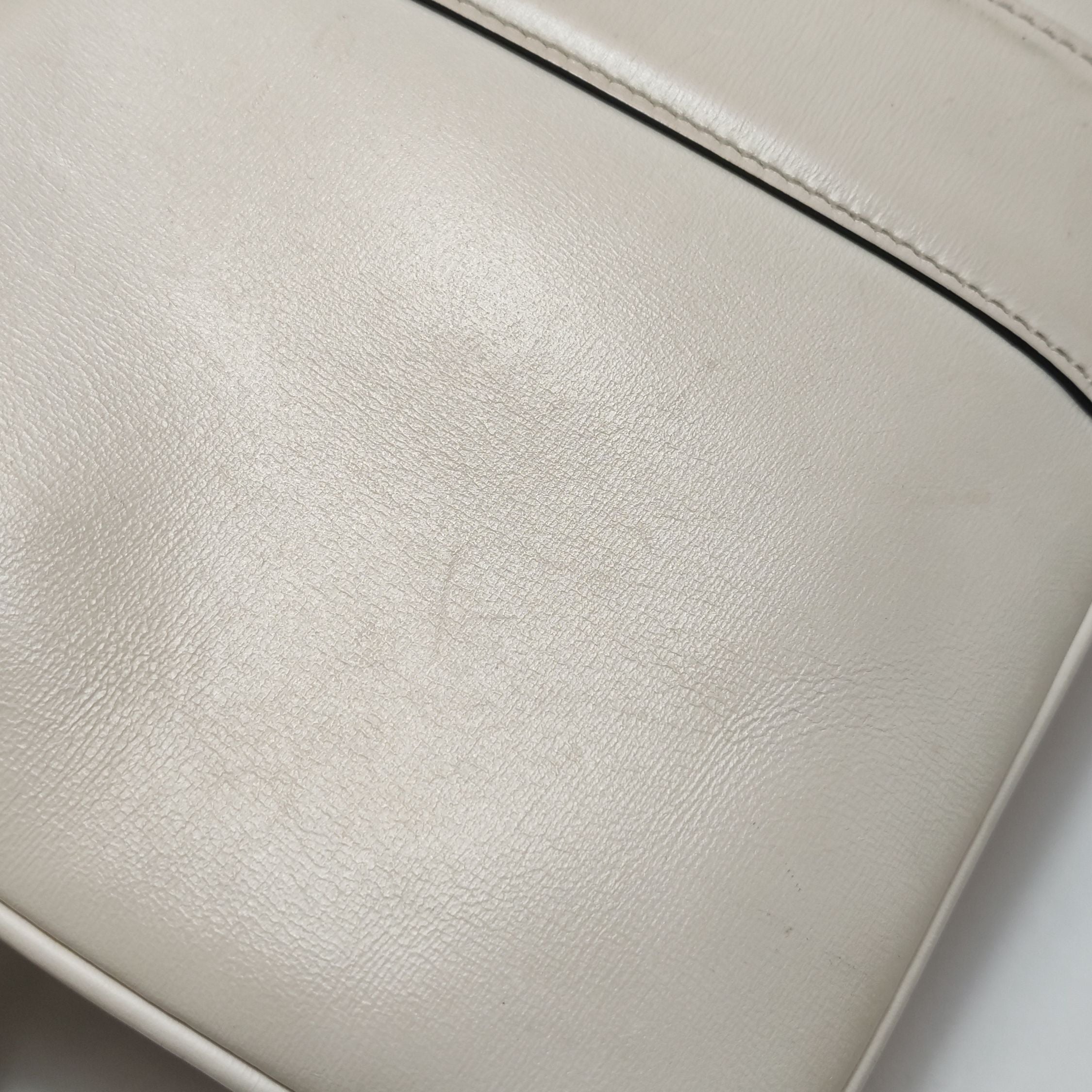 Gucci Arli Small Leather Solid GG Logo Crossbody Bag 250210781057410