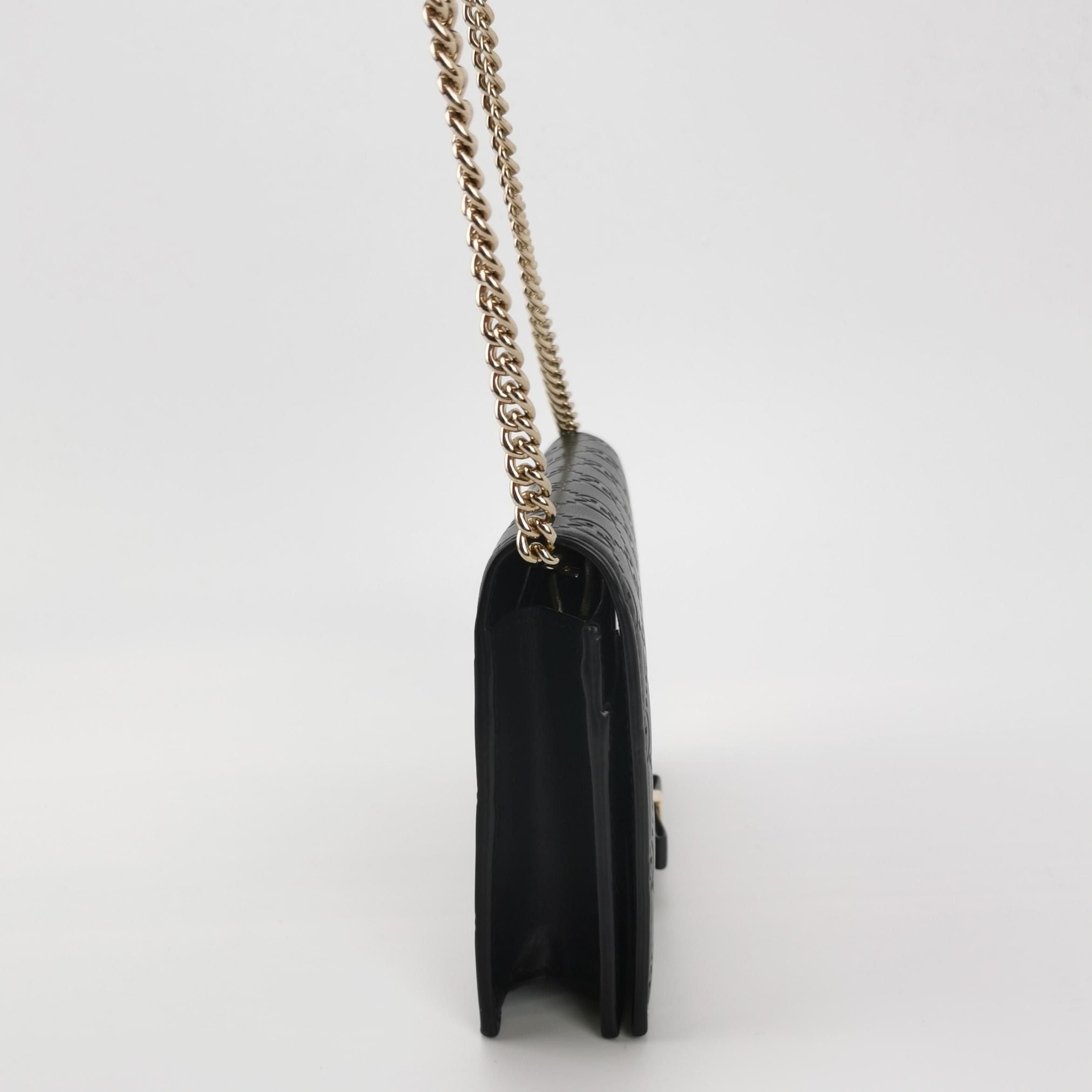 Gucci GG Embossed Shoulder Bag 250615781238274