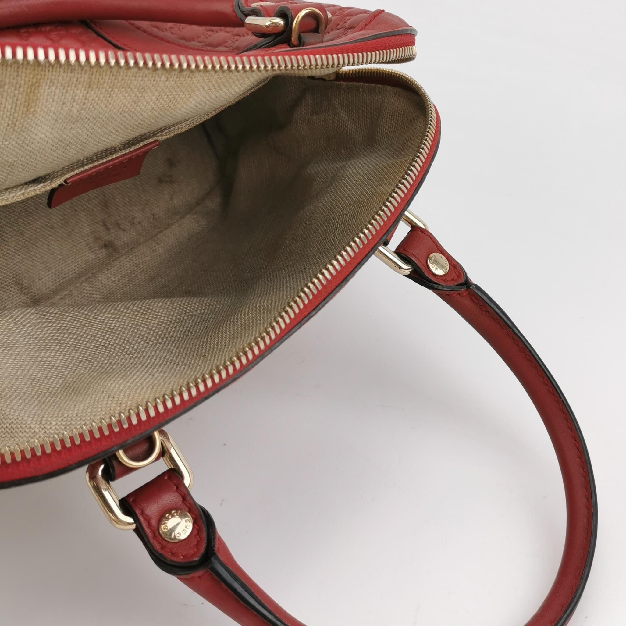 Gucci Leather Solid Pattern GG Logo Shoulder Bag 250607781226884