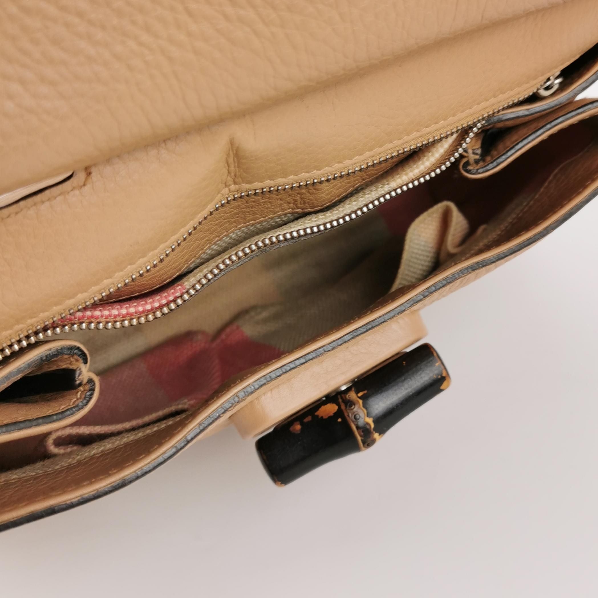 Gucci Daily Small Leather Solid Bamboo Twist Lock Crossbody Shoulder Bag 250127781044675