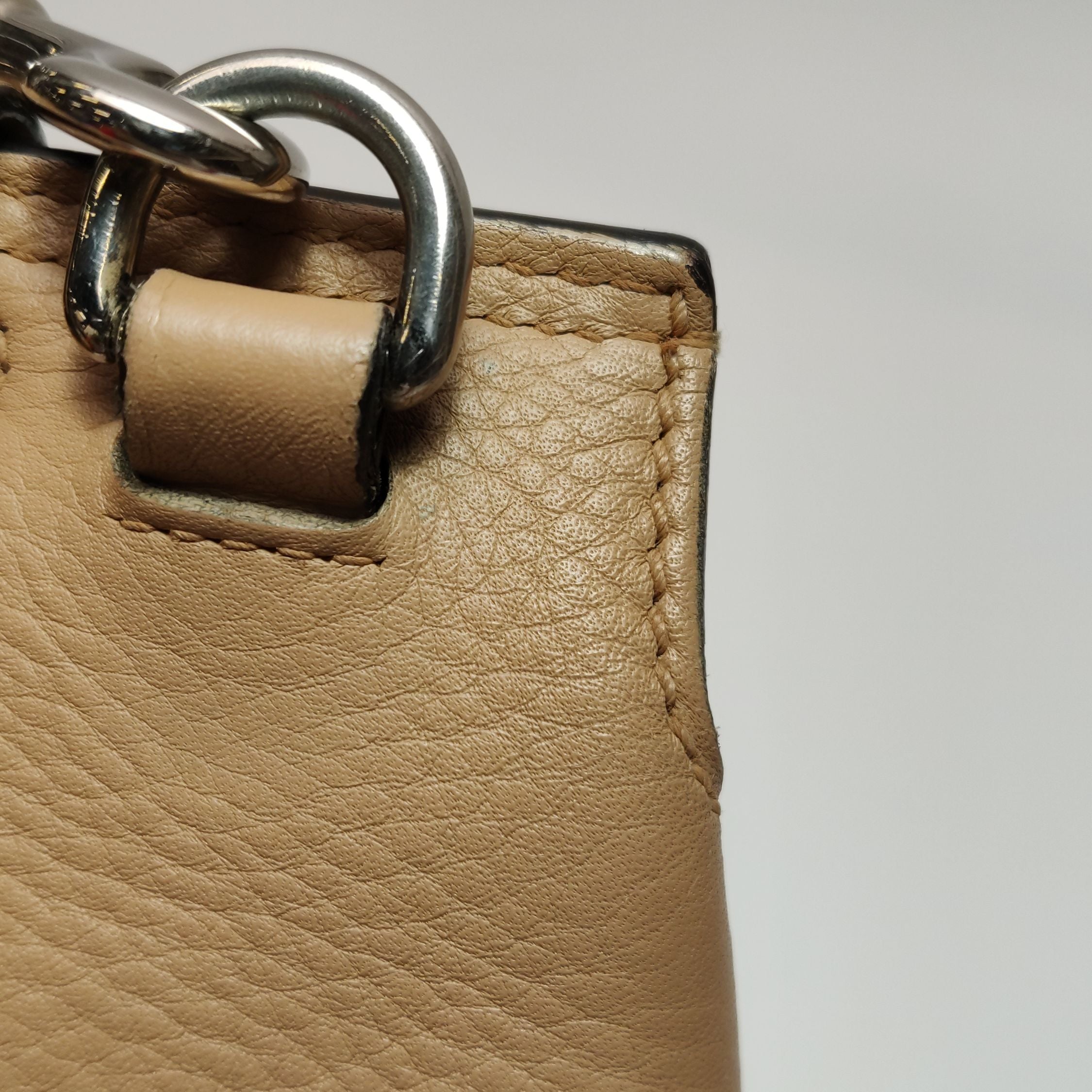 Gucci Daily Small Leather Solid Bamboo Twist Lock Crossbody Shoulder Bag 250127781044675