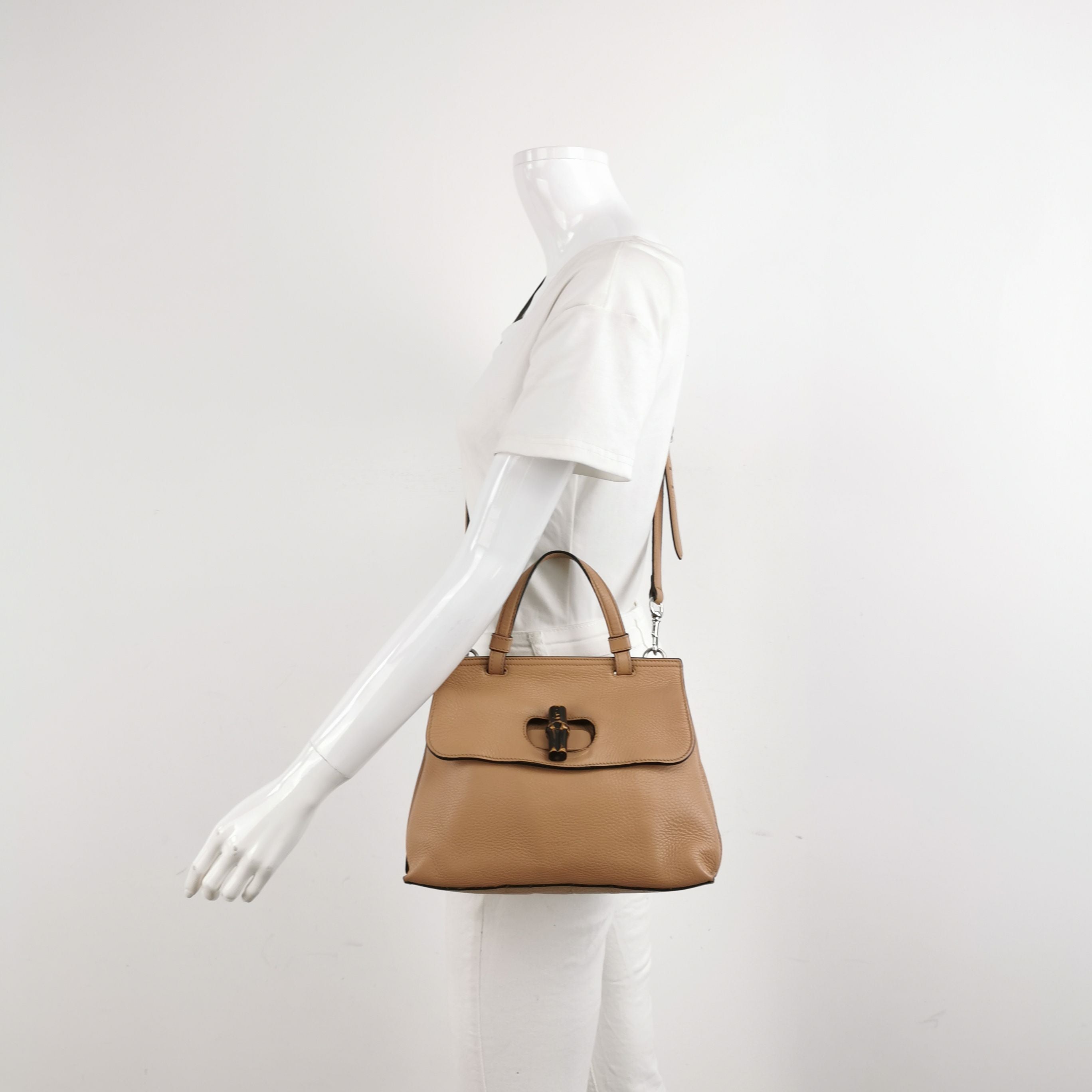 Gucci Daily Small Leather Solid Bamboo Twist Lock Crossbody Shoulder Bag 250127781044675