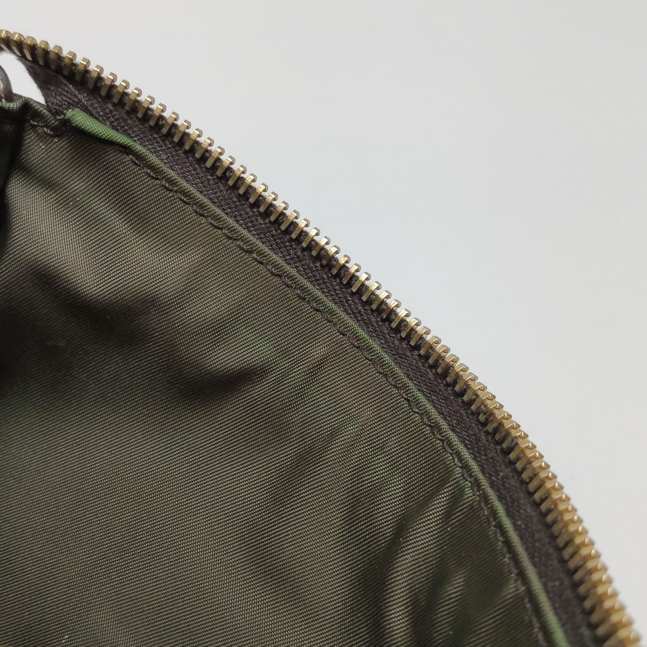 Gucci Interlocking G Leather and Canvas Shoulder Bag 250212781059654